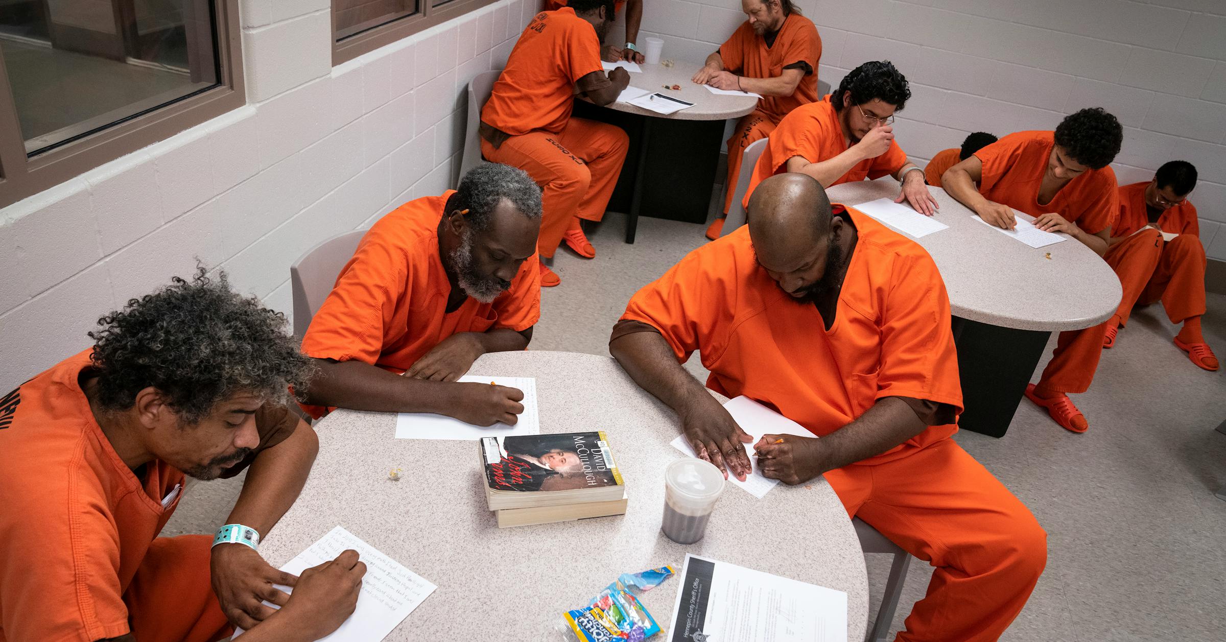 Minnesota inmates find creative outlet, therapeutic benefit in writing ...