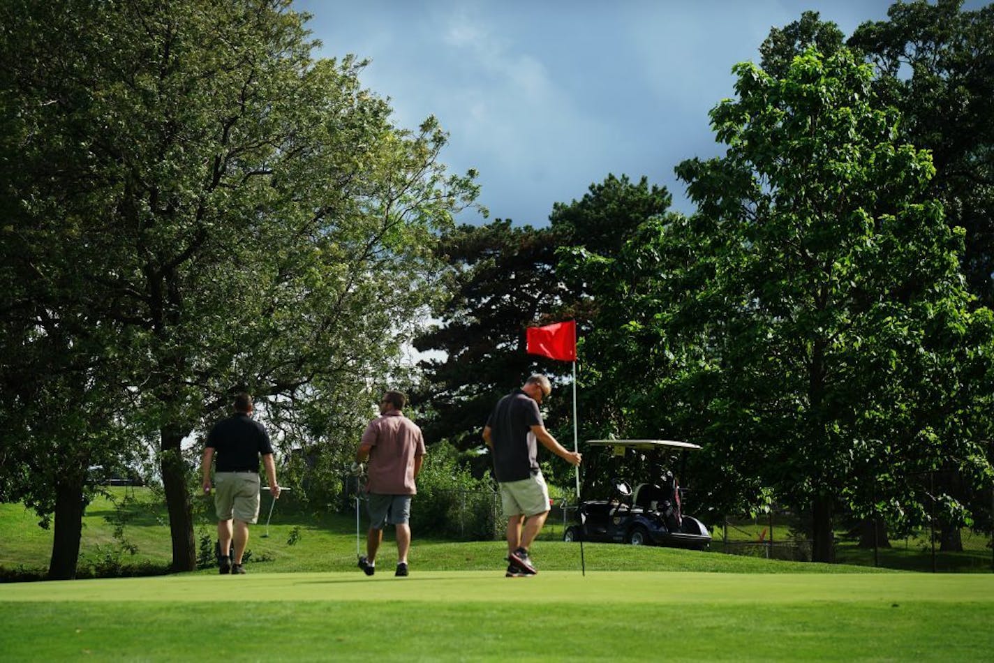 The Minneapolis City Council will decide the fate of the Hiawatha Golf Club tonite.