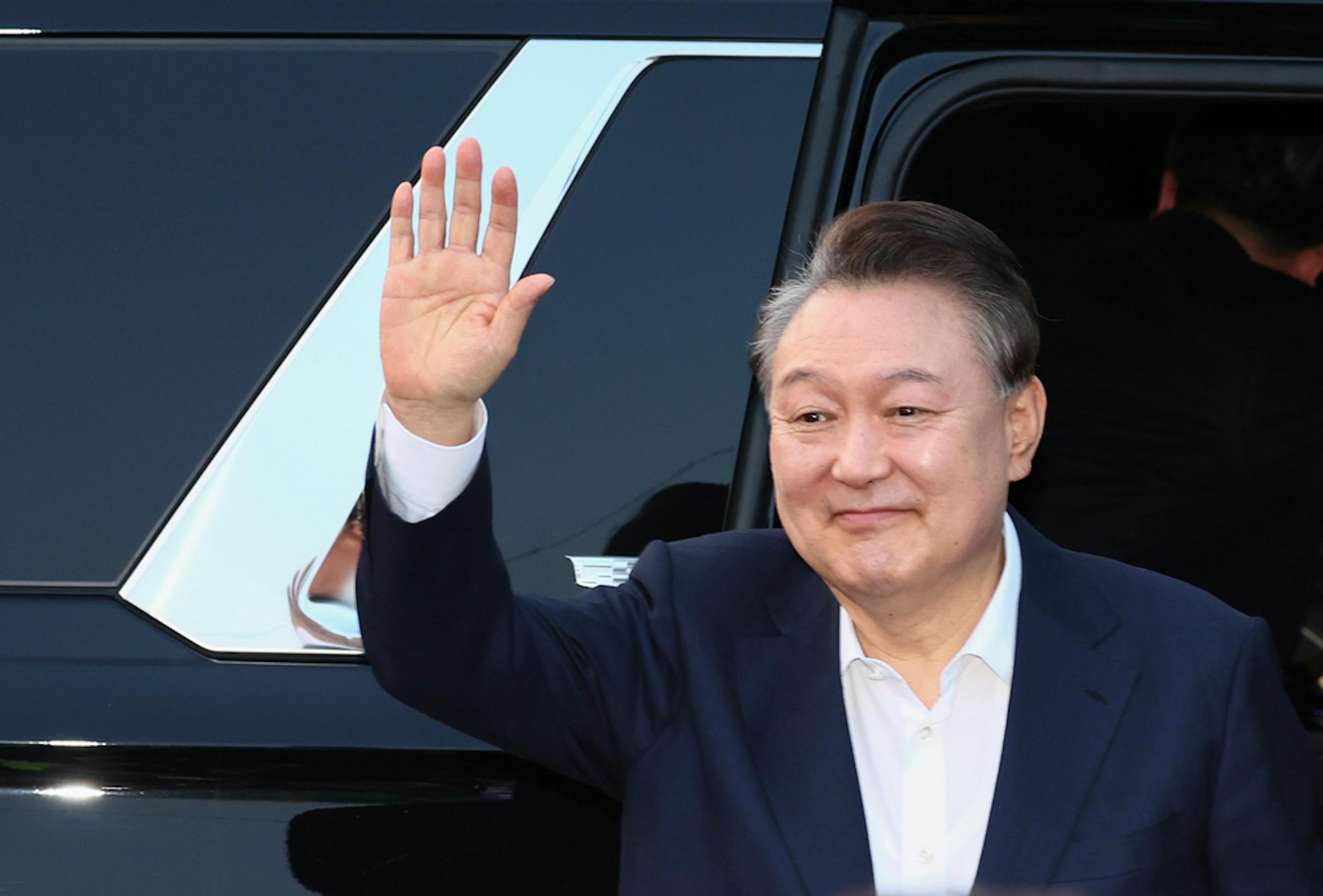 韓国の弾eachされたユン大統領は刑務所から釈放された