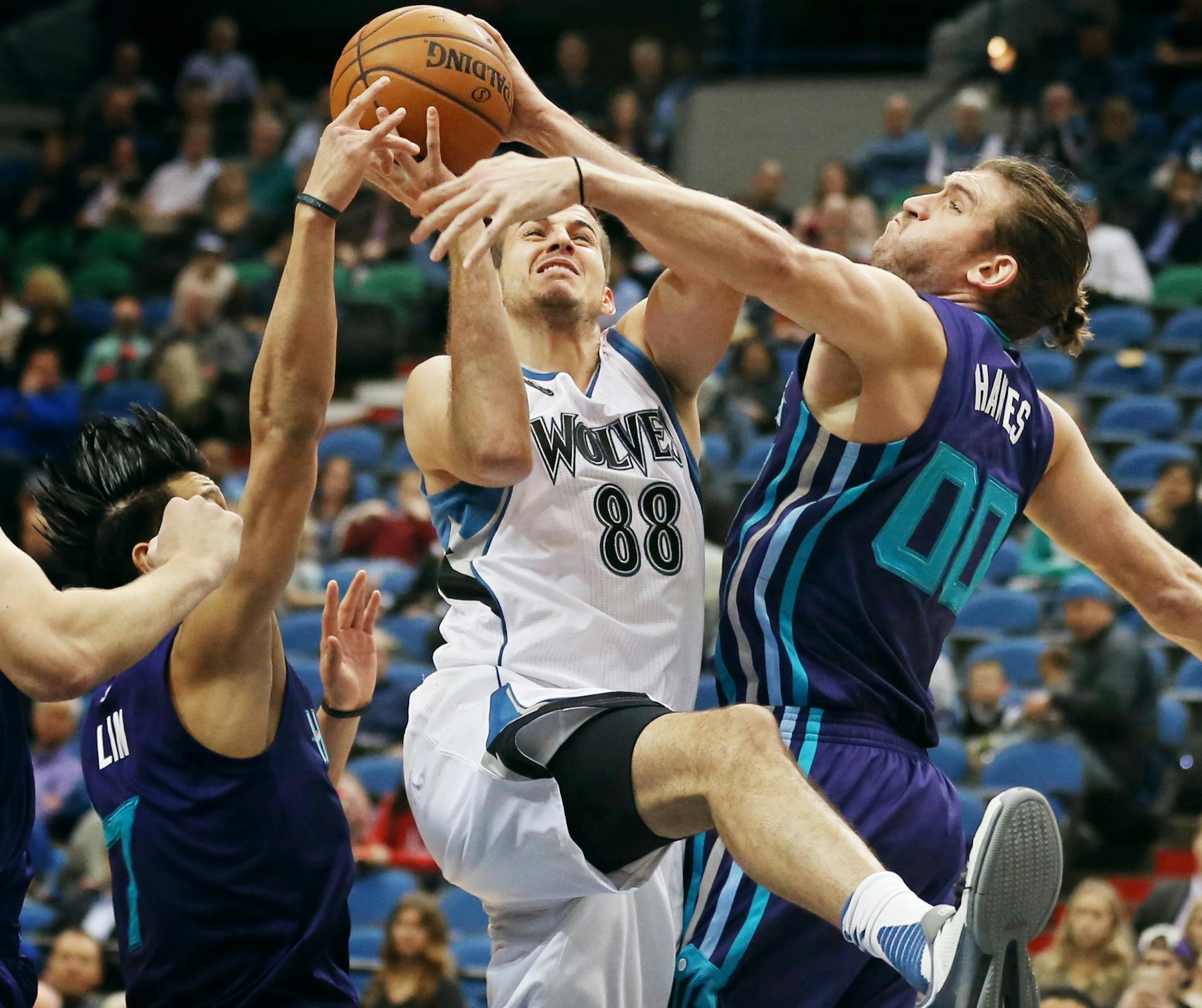 Minnesota Timberwolves forward Nemanja Bjelica (88) was fouled by Charlotte Hornets forward Spencer Hawes (00) at Target Center Tuesday November 10, 2015 in Minneapolis, MN. ] The Minnesota Timberwolves hosted the Charlotte Hornets Tuesday night at Target Center. Jerry Holt/ Jerry.Holt@Startribune.com