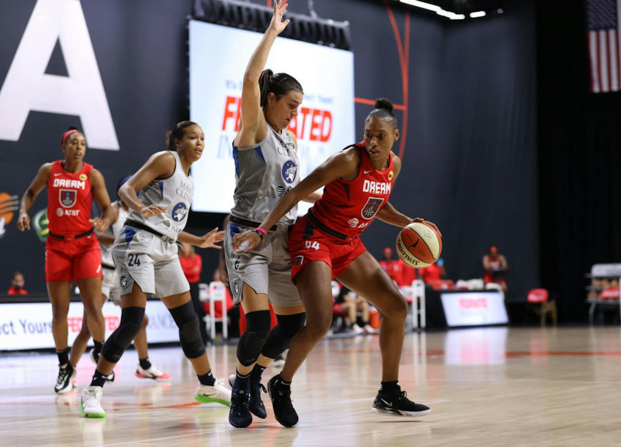 PALMETTO, FL - AUGUST 23: Betnijah Laney #44 of the Atlanta Dream handles the ball against the Minnesota Lynx on August 23, 2020 at Feld Entertainment Center in Palmetto, Florida. NOTE TO USER: User expressly acknowledges and agrees that, by downloading and/or using this Photograph, user is consenting to the terms and conditions of the Getty Images License Agreement. Mandatory Copyright Notice: Copyright 2020 NBAE (Photo by Stephen Gosling/NBAE via Getty Images) ORG XMIT: 775540657