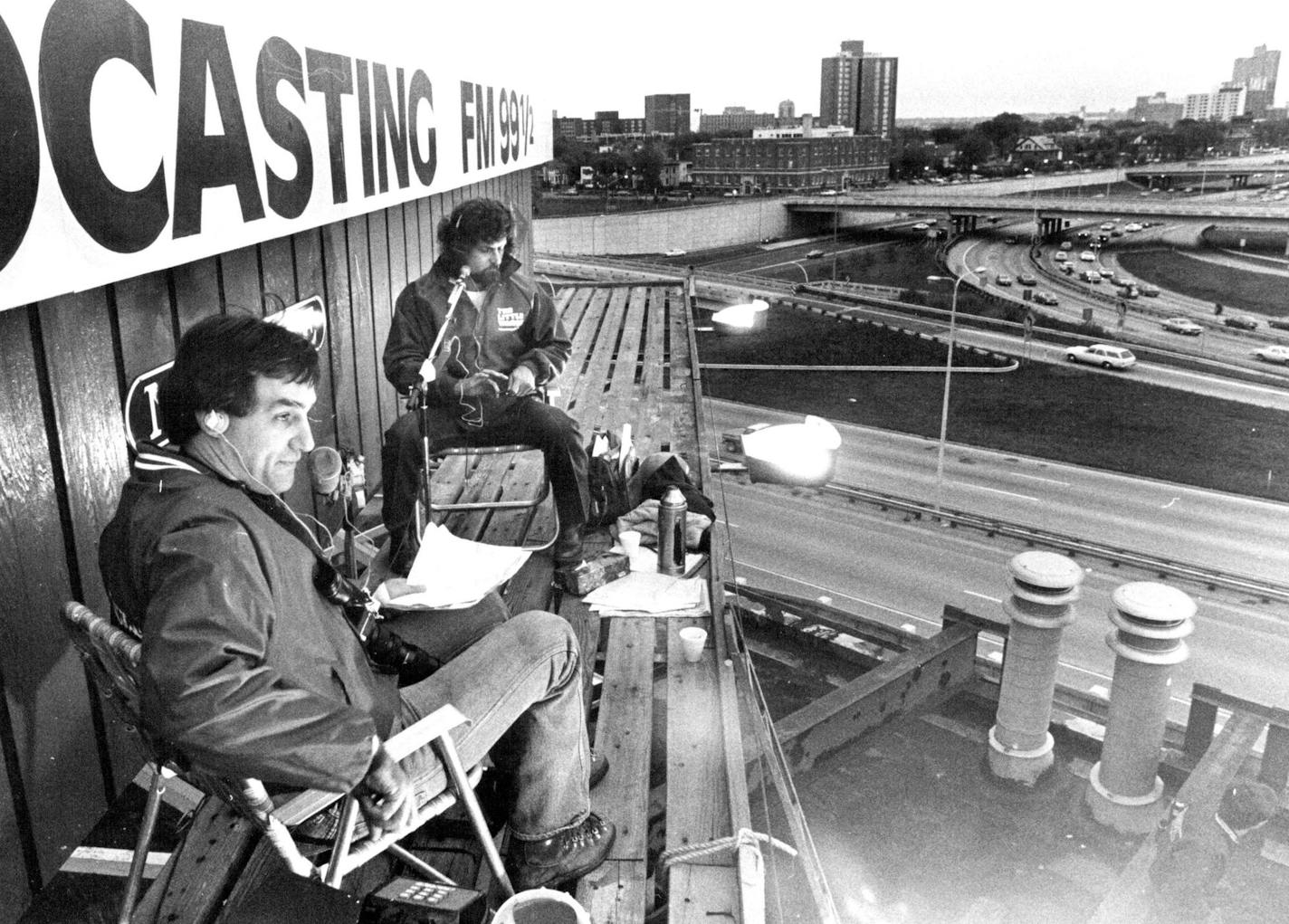 October 5, 1982 Bill Boards - 1980's John Hines, Left, Bob Berglund at 8 a.m. Tuesday Charles Bjorgen, Minneapolis Star Tribune