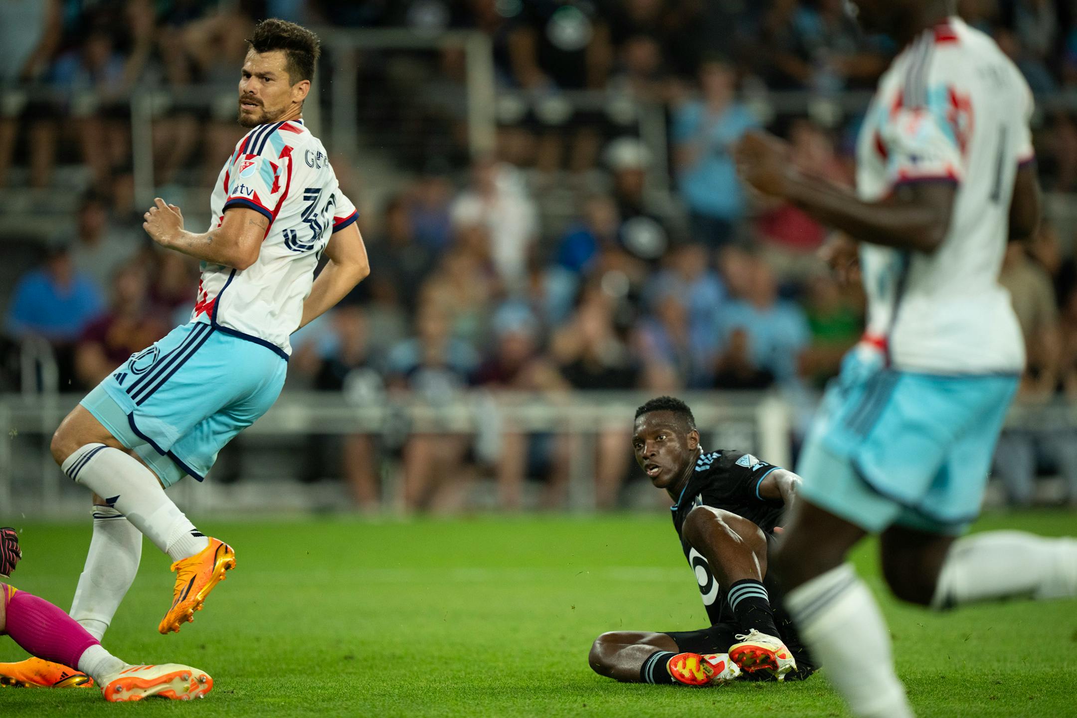 Minnesota United forward Bongokuhle Hlongwane (21) watched his first goal in the second half find the mark.