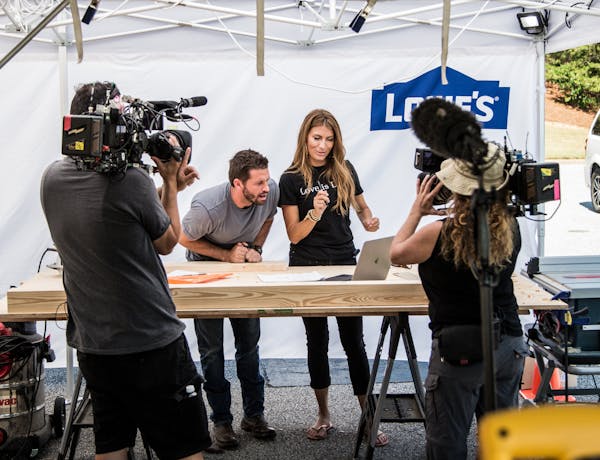 Minnesotan Genevieve Gorder is back to the ol' drawing board in an upcoming episode of "Trading Spaces," alongside new carpenter Brett Tutor.