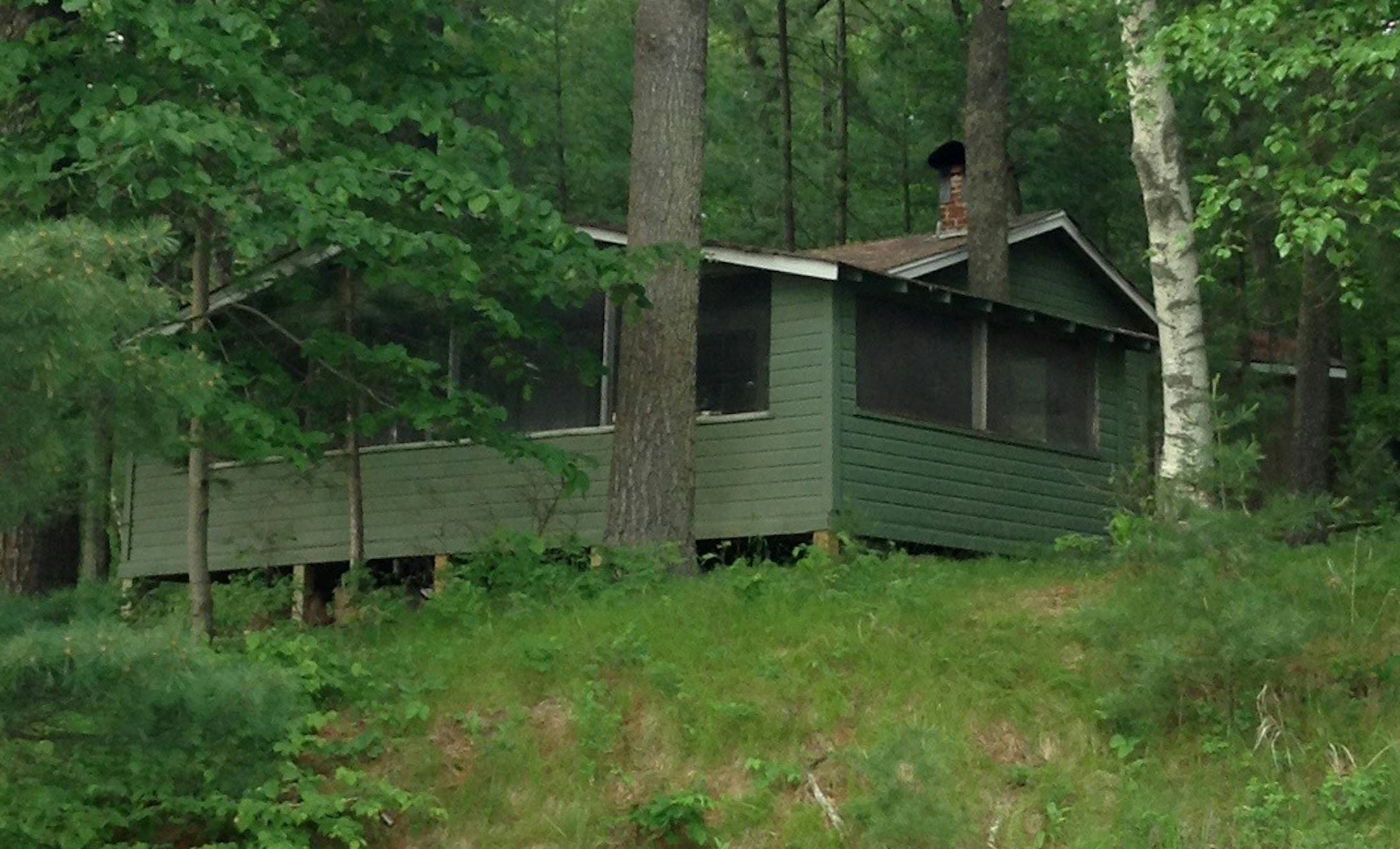 The original cabin was built in 1928. It was the only cabin in a bay on Pine Lake.