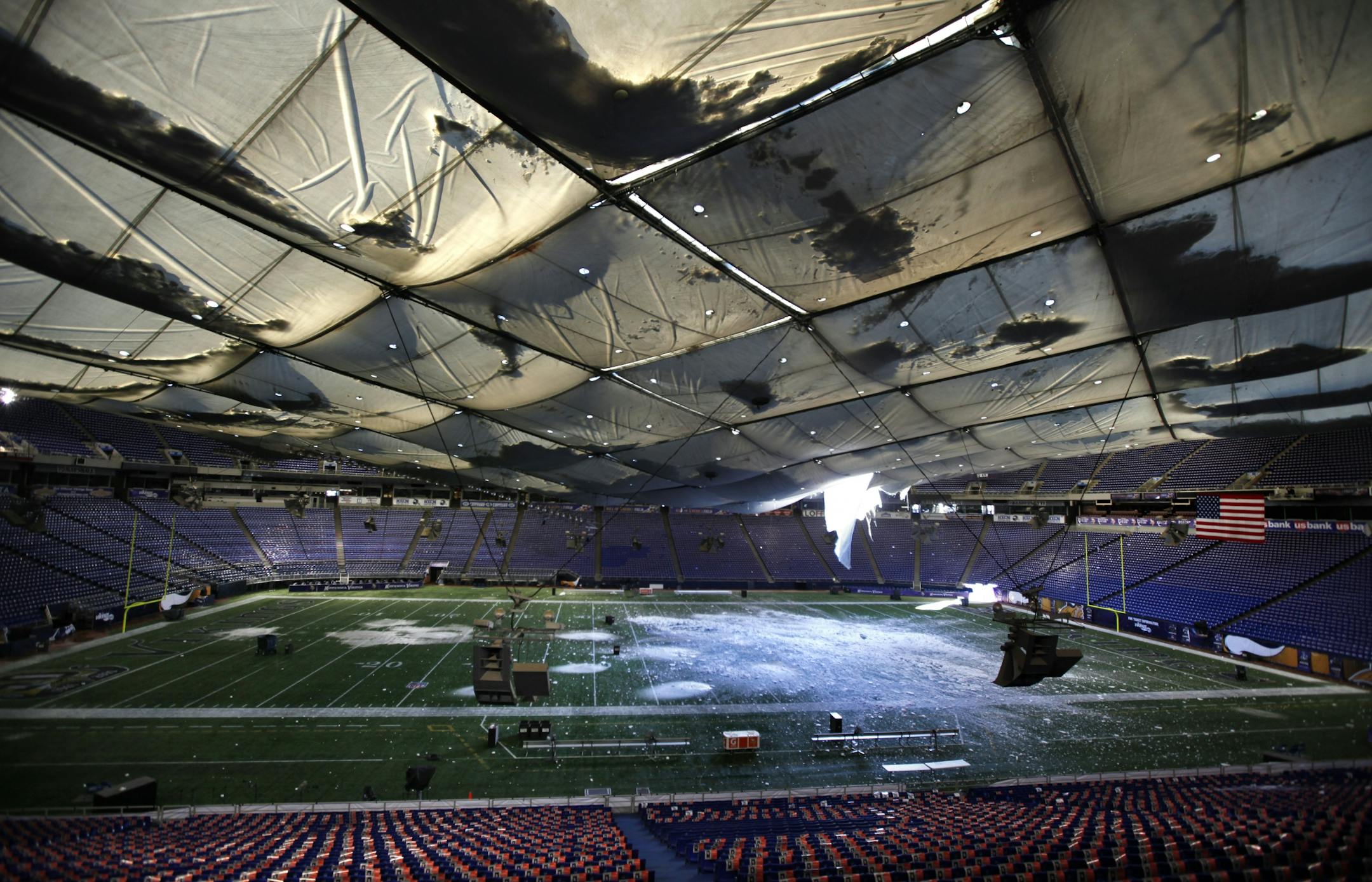 The Metrodome roof collapsed early Sunday morning and the Vikings-Giants game that had been rescheduled for Monday night at the Dome will be played in Detorit instead. The NFL decided to move the game to Detroit's domed stadium, according to the Associated Press.