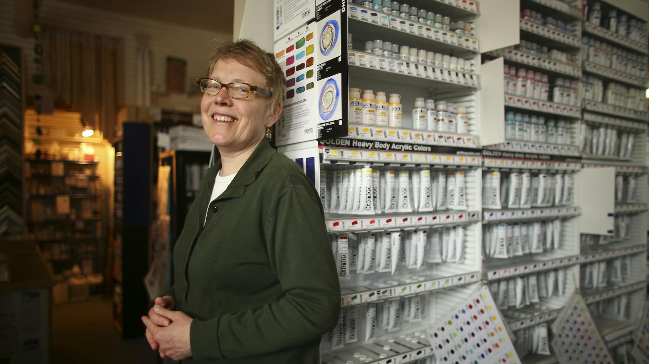 An abstract painter who rarely finds time to spend on her art, Beth Bergman helps art enthusiasts and professionals find the right materials for their projects.