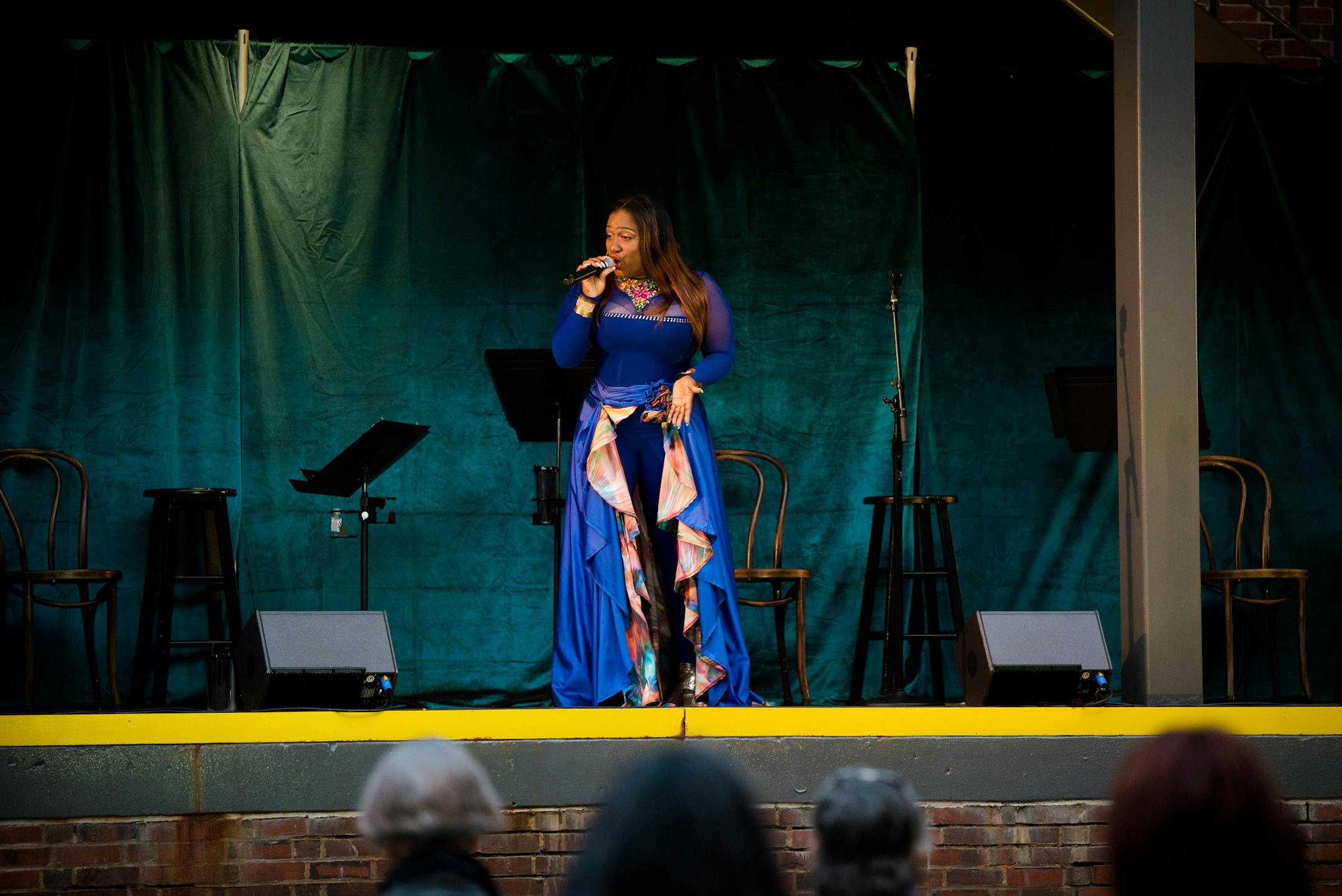 Jamecia Bennett singing at Ordway Cabaret. Photo by Laura Alpizar