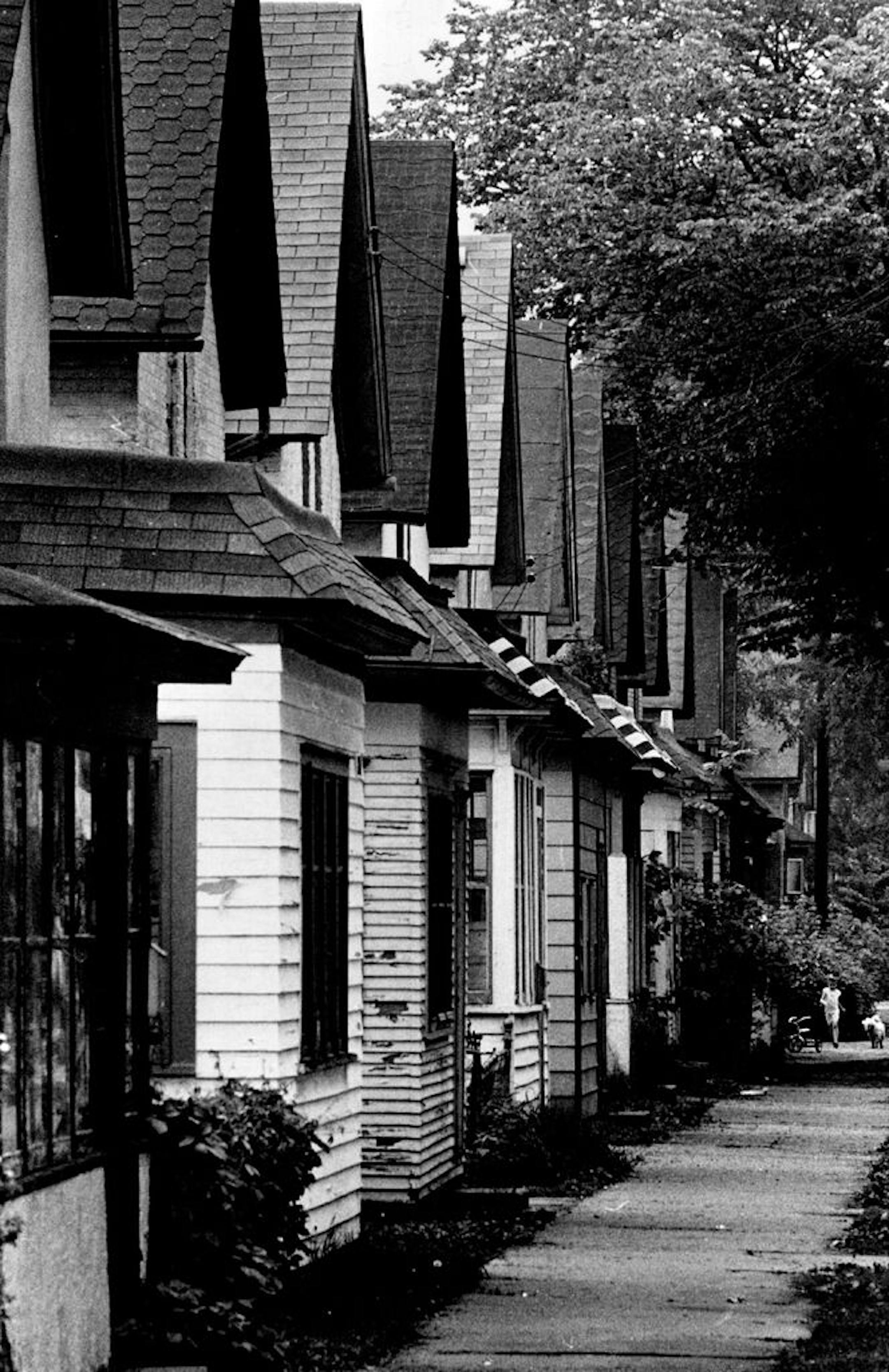 May 30, 1972 A campaign uniting midlie-aged conservatives and young people of far different political persuasions is cropping up in the older, deteriorating neighborhoods of Minneapolis. Occasionally the two opposites have forged an alliance have forged an alliance on citizens' committees that are emerging as a new level of government in the city. The committees, which deal with aldermen and the city bureaucracy on zoning and housing issues, have the potential, because they are elected, of being