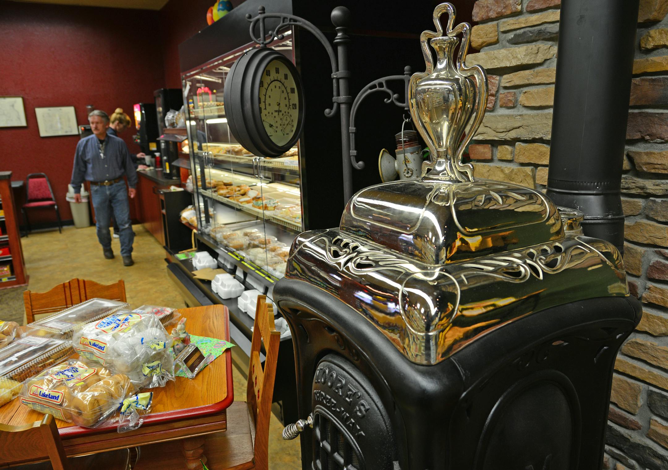 Mom-and-pop operations like the Scandia Market & Mercantile , are less likely to recoup lost winter sales in the coming months. Holly and Gary Kaufhold run the market together .] Richard.Sennott@startribune.com Richard Sennott/Star Tribune Scandia Minn. Tuesday 4/15/2014) ** (cq)