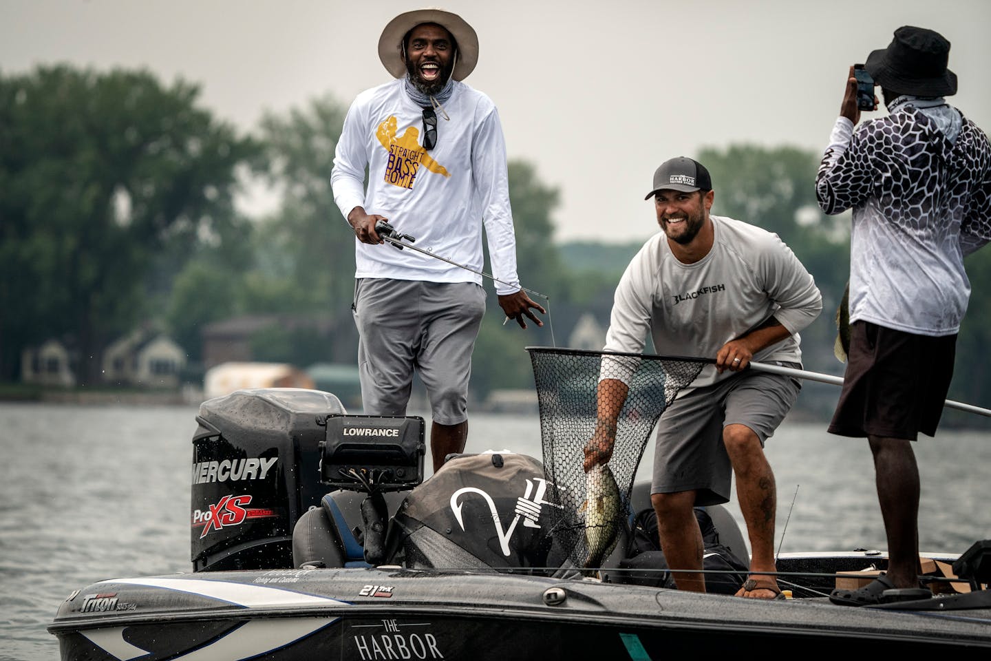 Fishing fables can match Sid tales at Randy Moss' first Straight