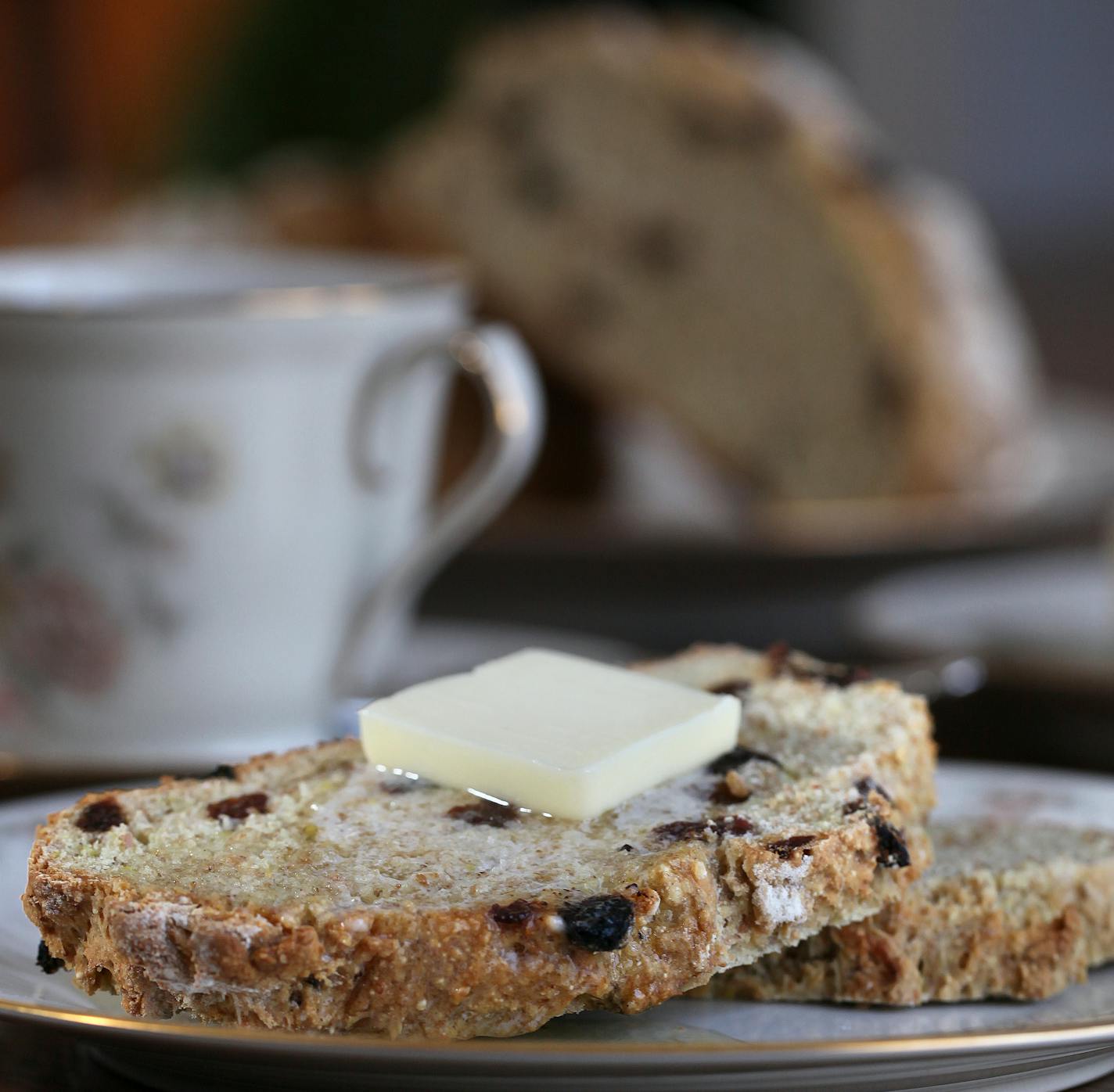 TOM WALLACE &#x2022; twallace@startribune.com Assign#20011485A Slug: soda031110 Date: Feb 24, 2010 Irish soda bread in a step by step format for Taste cover IN THIS PHOTO: ] Illustration for the Soda Bread Story.