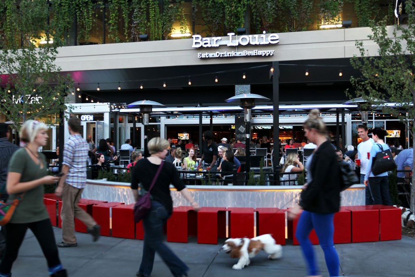 Located in the new Mozaic complex in Uptown, Bar Louie had a two-level urban pub with a huge patio.