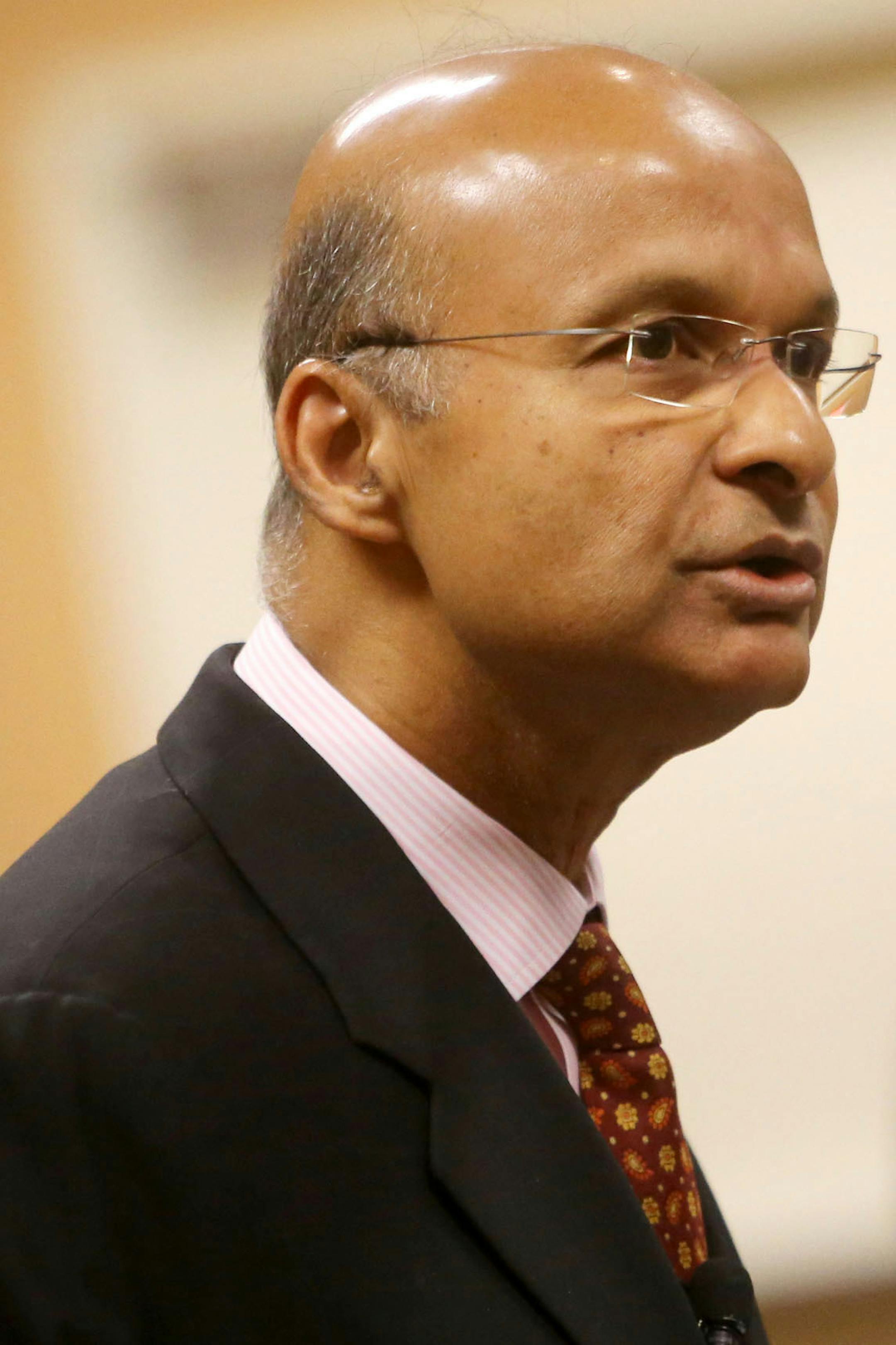 Medtronic shareholders voted Tuesday morning in favor of acquiring Dublin-based surgical supplier Covidien in a corporate deal valued at roughly $48 billion -- the largest transaction in company history. Some shareholders gathered at the Hyatt Regency in downtown Minneapolis to listen to Medtronic chief executive Omar Ishrak and to vote Tuesday, Jan. 6, 2015, in Minneapolis, MN. Here, Ishrak addressed the shareholders before the vote.](DAVID JOLES/ STARTRIBUNE)djoles@startribune.com Medtronic an