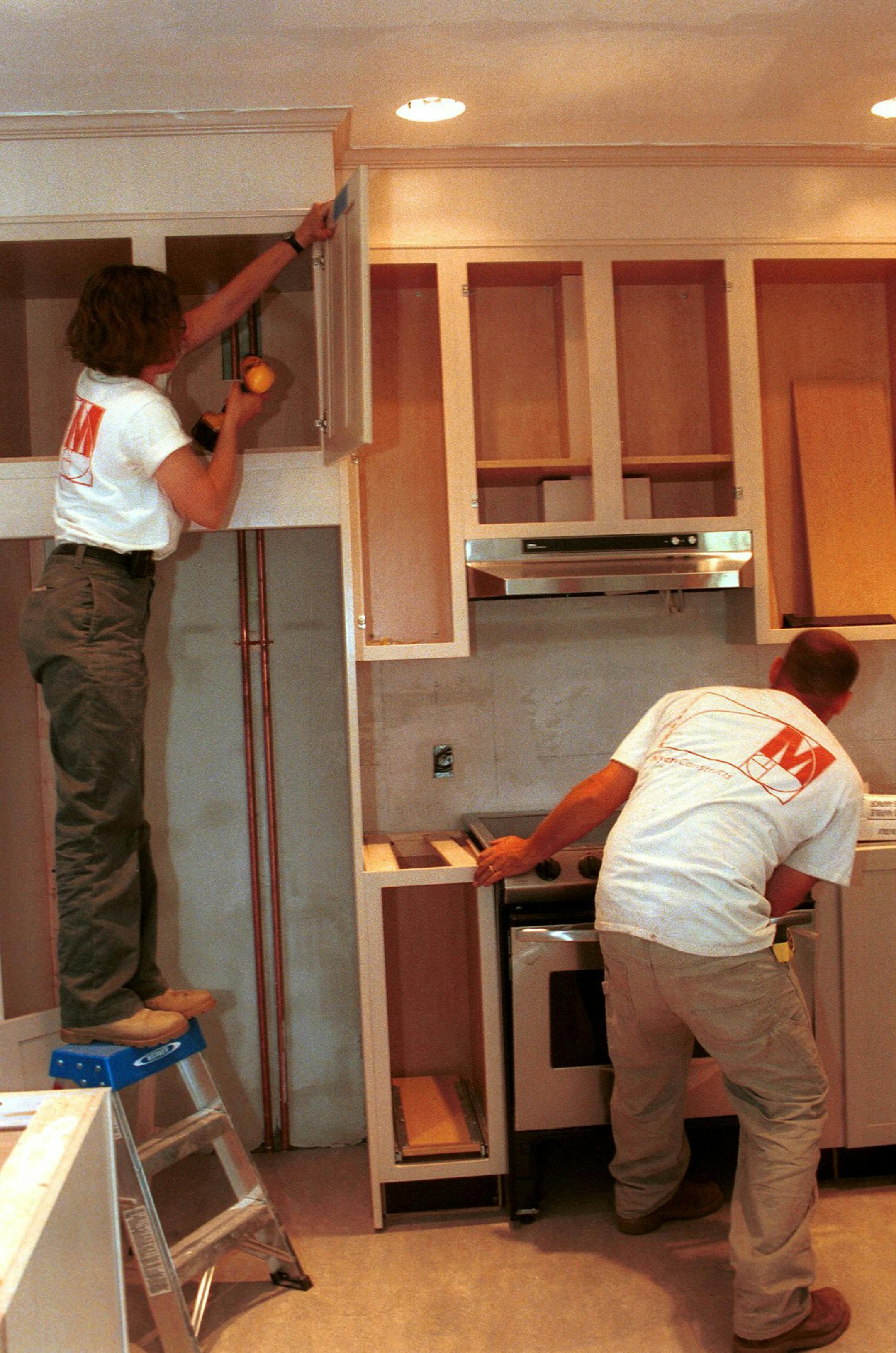Remodeling your kitchen? Look for cabinet cases of heavy fiberboard or plywood construction. (Jill Anna Greenberg/Philadelphia Inquirer/KRT)
