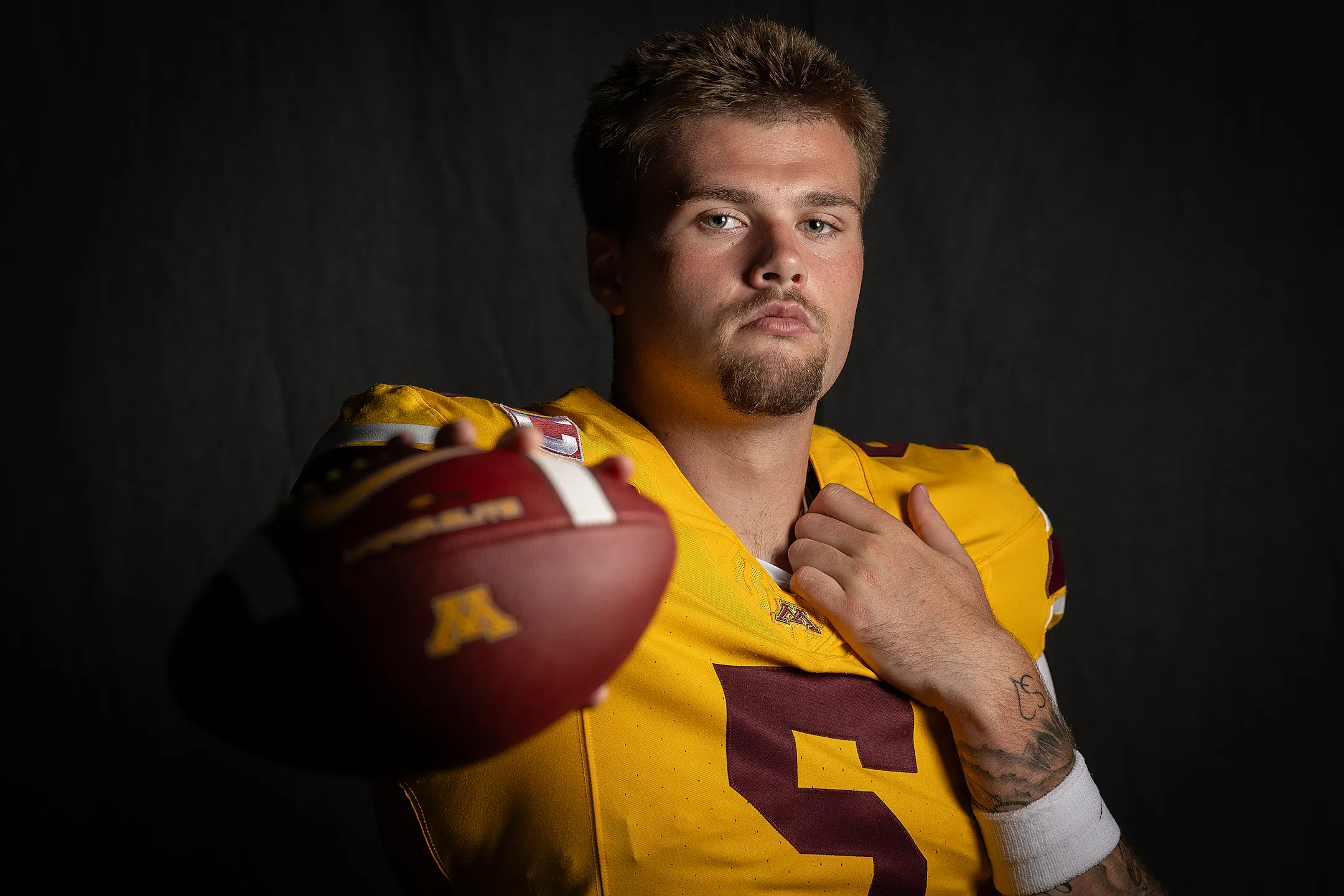 Minnesota Gophers vs Iowa football: Drake Lindsey must limit turnovers
