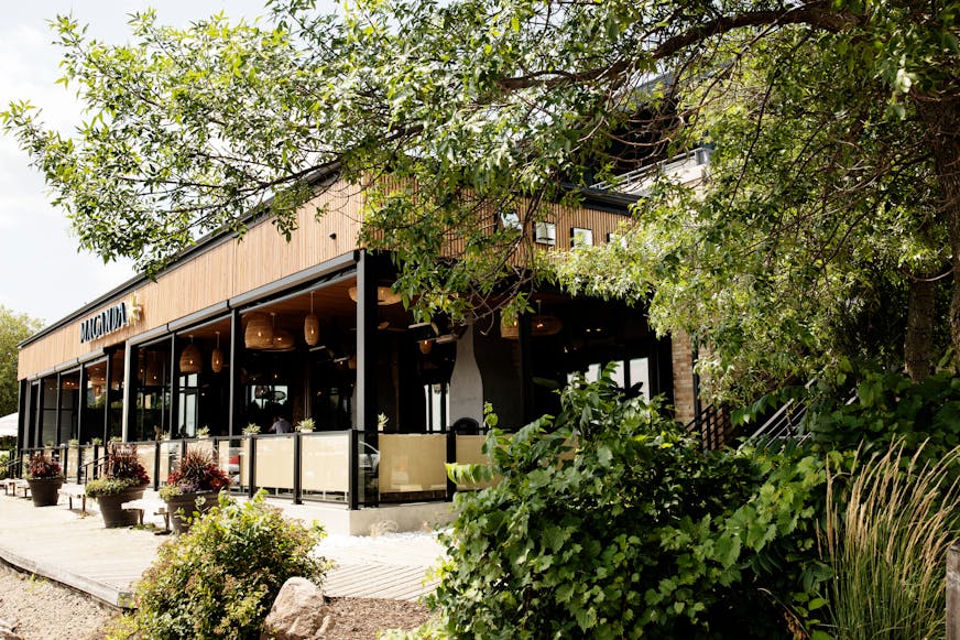 Macanda's indoor/outdoor patio that overlooks Lake Minnetonka