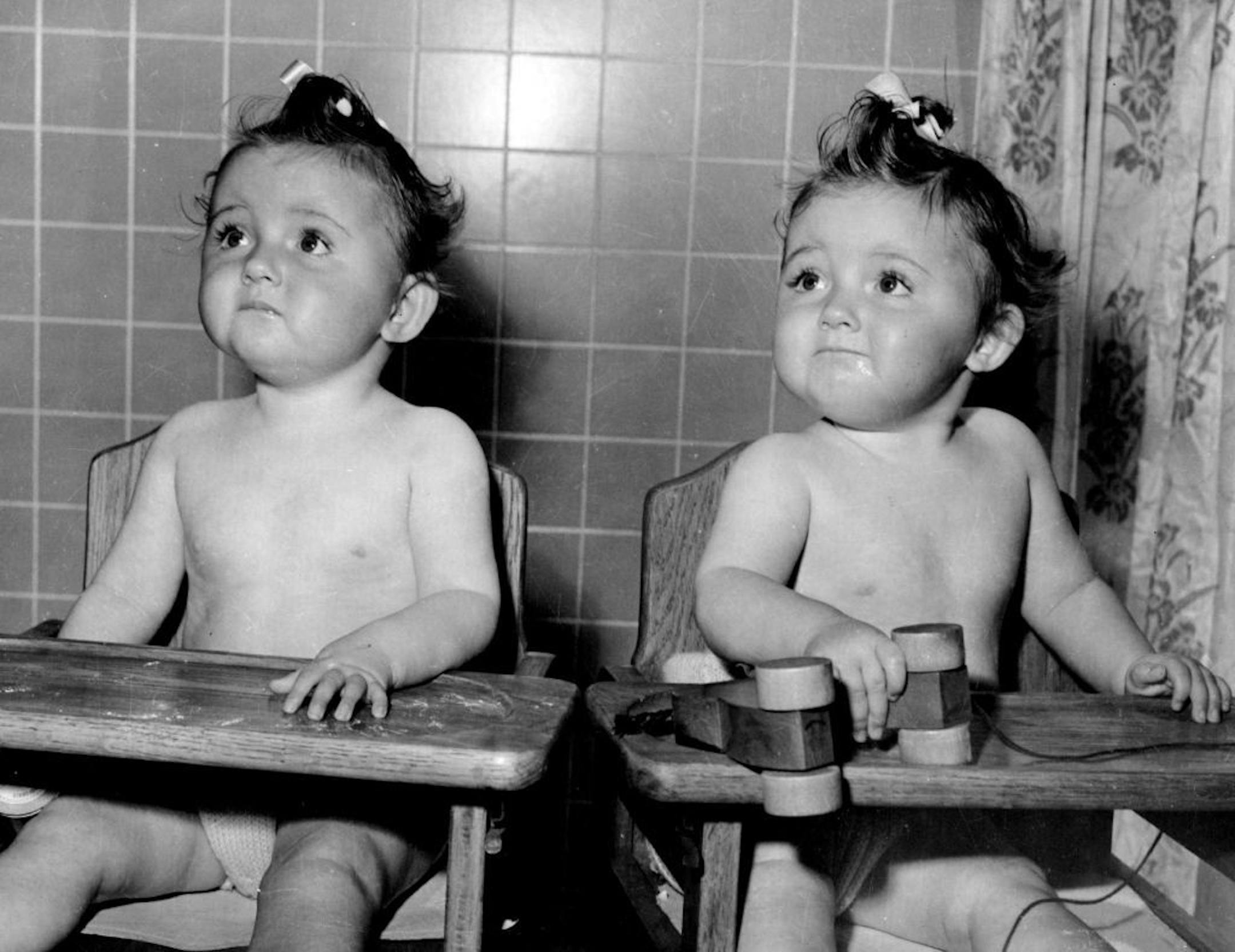 August 23, 1944 The charming Lamberton Twins, Donna and Ellisa.