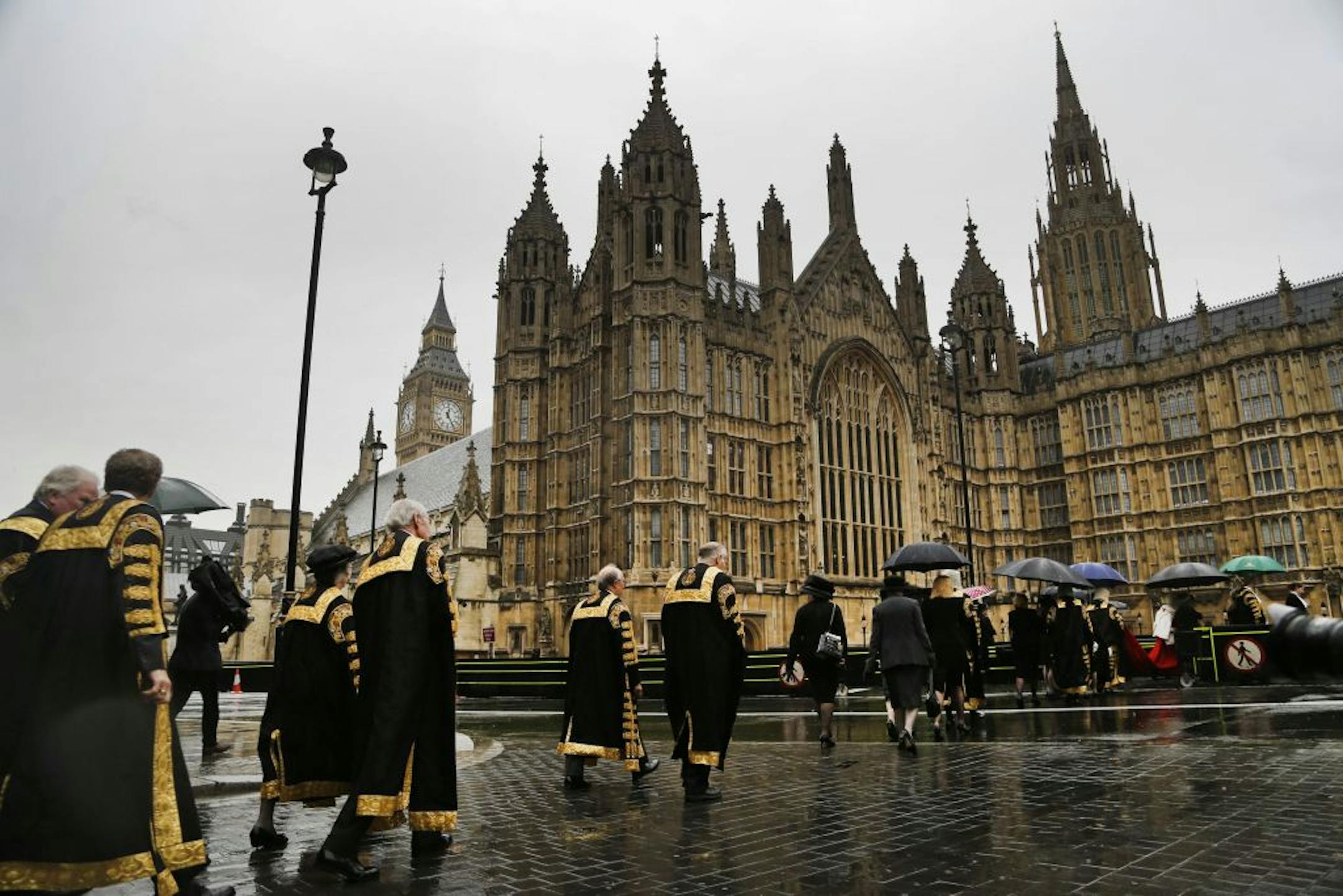 London, England: 361 departures from MSP during 2012