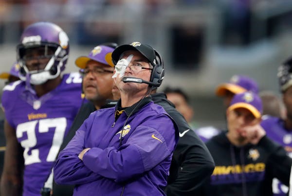 Minnesota Vikings head coach Mike Zimmer looks shocked as the team falls behind 27-0 at halftime against the Indianapolis Colts on Sunday, Dec. 18, 20