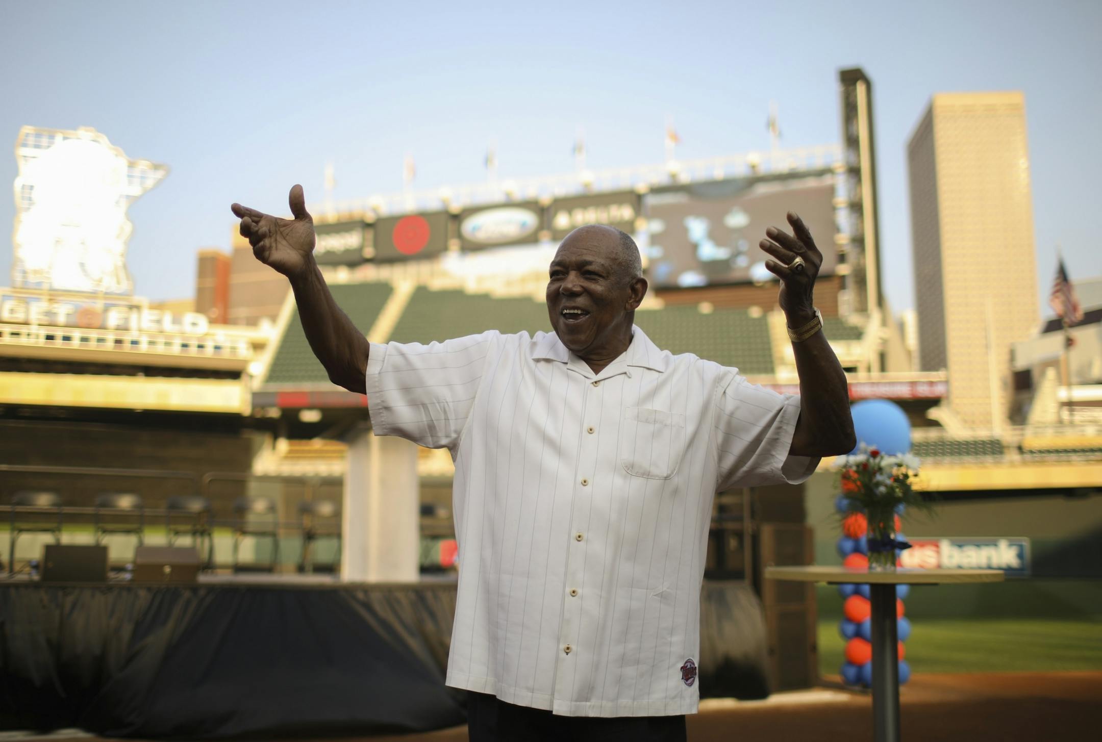 Tony Oliva beckoned friends and fans to come near as he was presented with a cake to celebrate his 79th birthday Thursday.