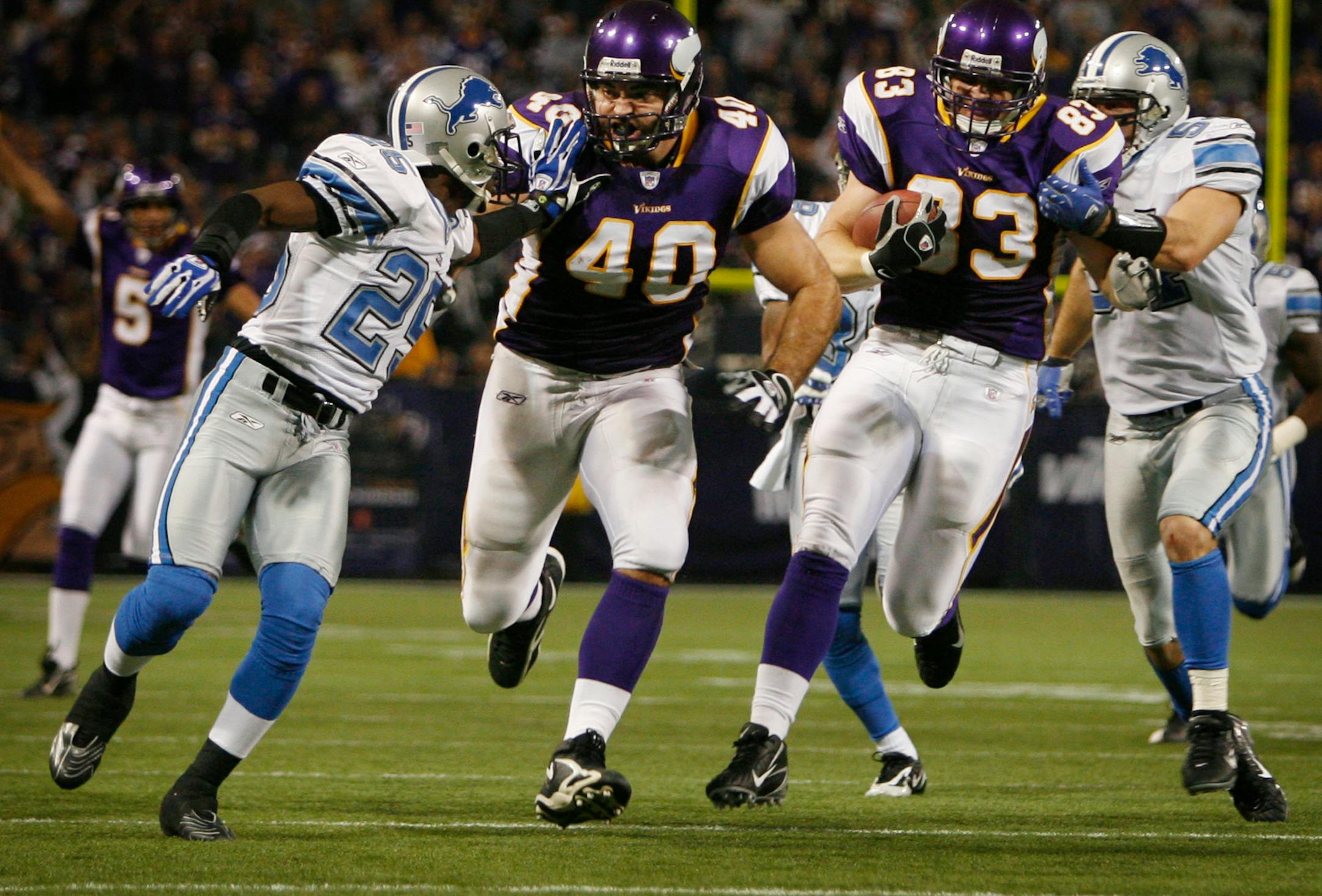 JERRY HOLT jgholt@startribune.com 12/2/2007---Vikings tight end Jim Kleinsasser blocked Lions Fernando Bryant helping Jeff Dugan pick up a first down on a fake field goal, in the 3rd quarter.