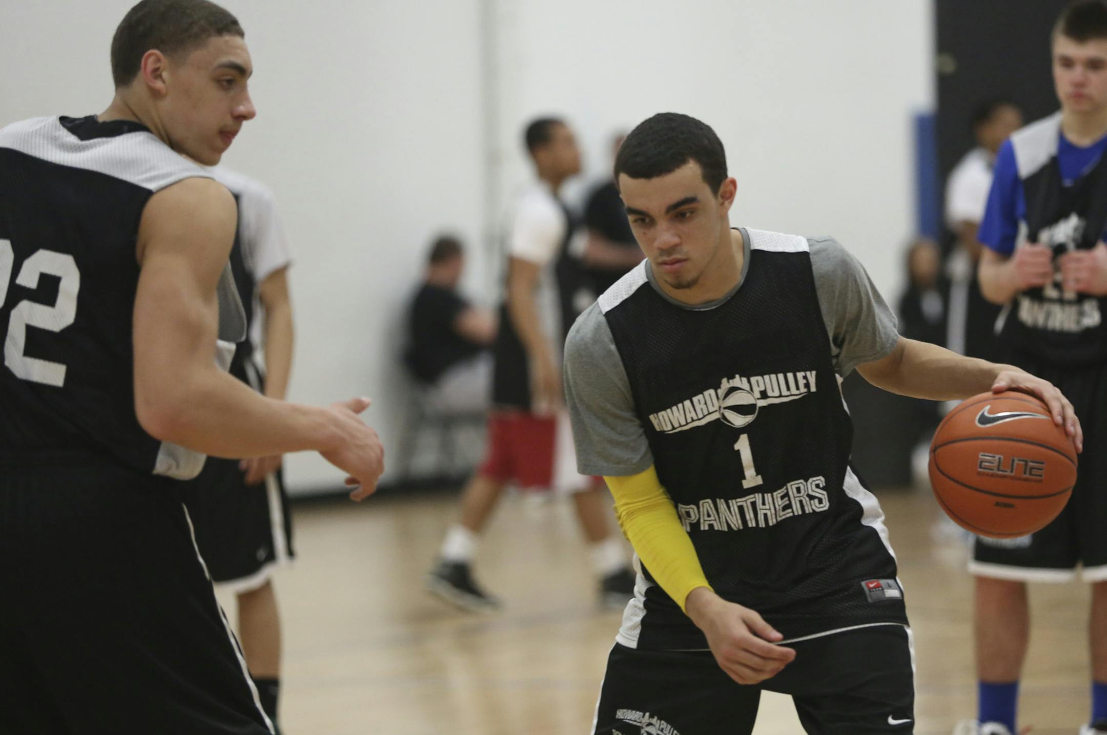 Tyus Jones of Apple Valley (1).