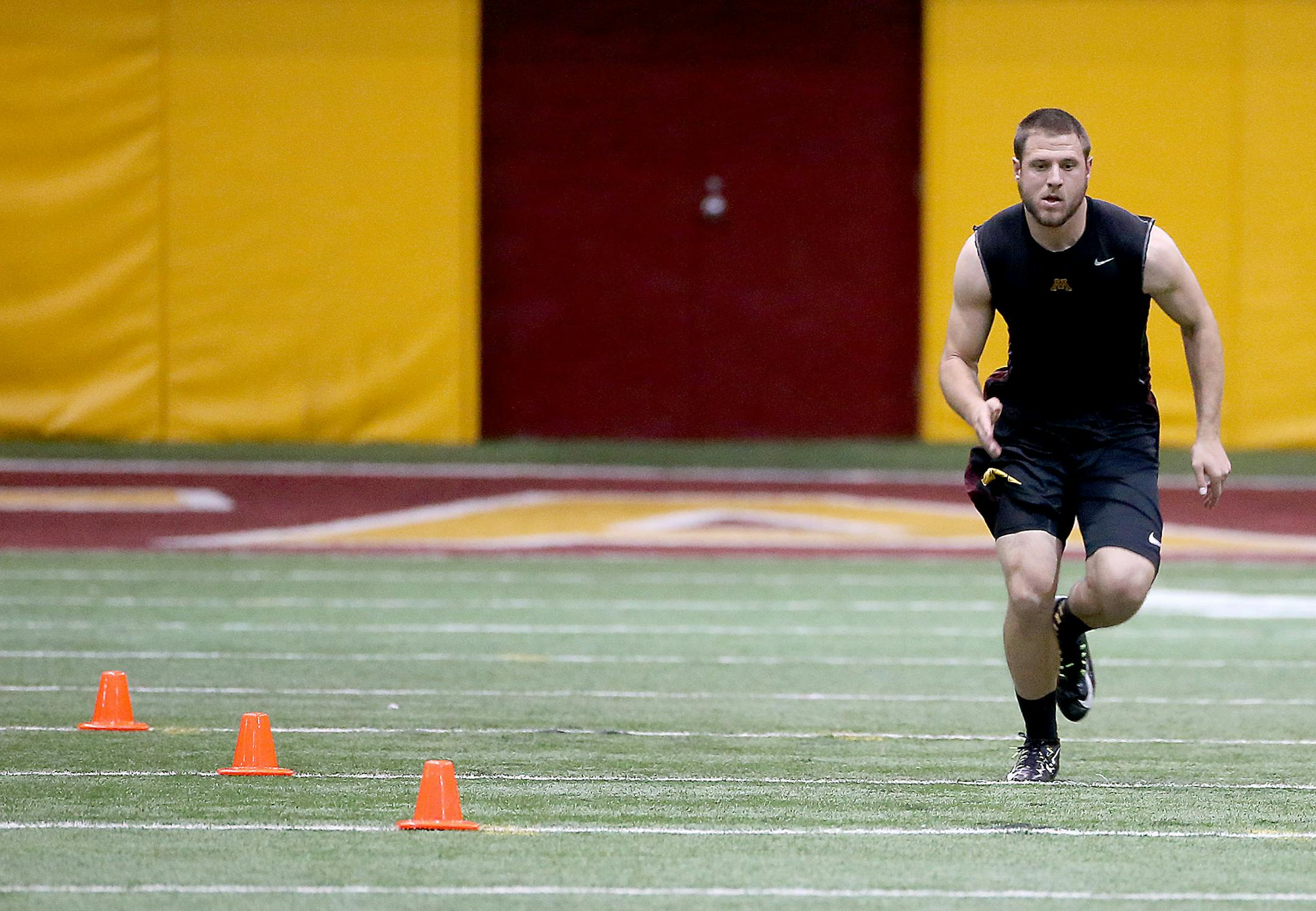 Minnesota's Isaac Fruechte was tested on his football skills before NFL scouts during Pro Day at the Nagurski building on campus, Monday, March 2, 2015. ] (ELIZABETH FLORES/STAR TRIBUNE) ELIZABETH FLORES � eflores@startribune.com