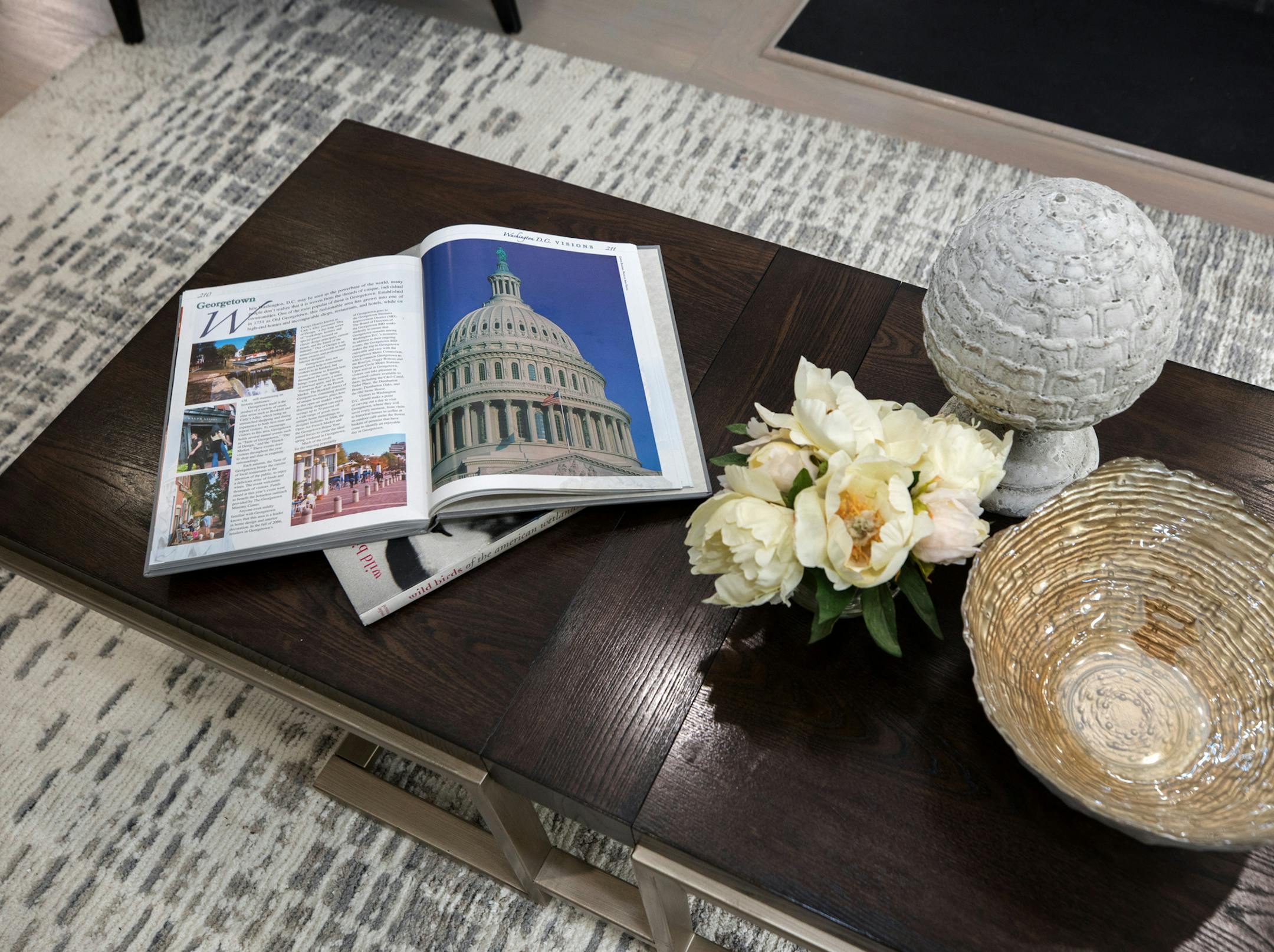 Strategically placed objects are neat and orderly. The surfaces have been cleared of clutter. MUST CREDIT: Photo for The Washington Post by Evelyn Hockstein