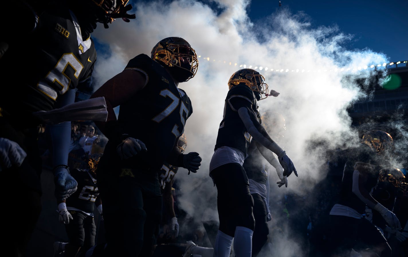 Gophers players take the field before the start of a football game between the University of Minnesota Gophers and the Maryland Terrapins Saturday, Oct. 23, 2021 at Huntington Bank Stadium in Minneapolis, Minn. ] AARON LAVINSKY • aaron.lavinsky@startribune.com