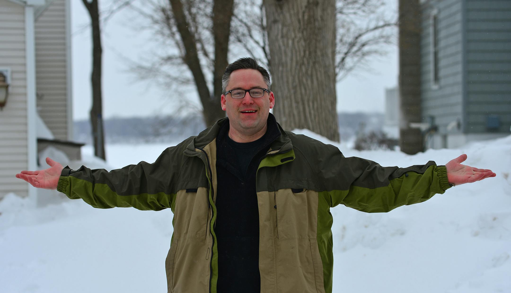 Dan Gustafson bought a 5-foot strip out of land wedged ,about as wide as his arms are stretched between two lake homes on the shoreline of Plymouth's Medicine Lake ] Dan Gustafson bought a 5-foot strip of land wedged between two lake homes on the shoreline of Plymouth's Medicine Lake so he could boat and access the lake. But he's finding out that it's not that easy. The city says that, without a house on the narrow sliver of land, zoning rules restrict the Minnetonka man from being able to put u