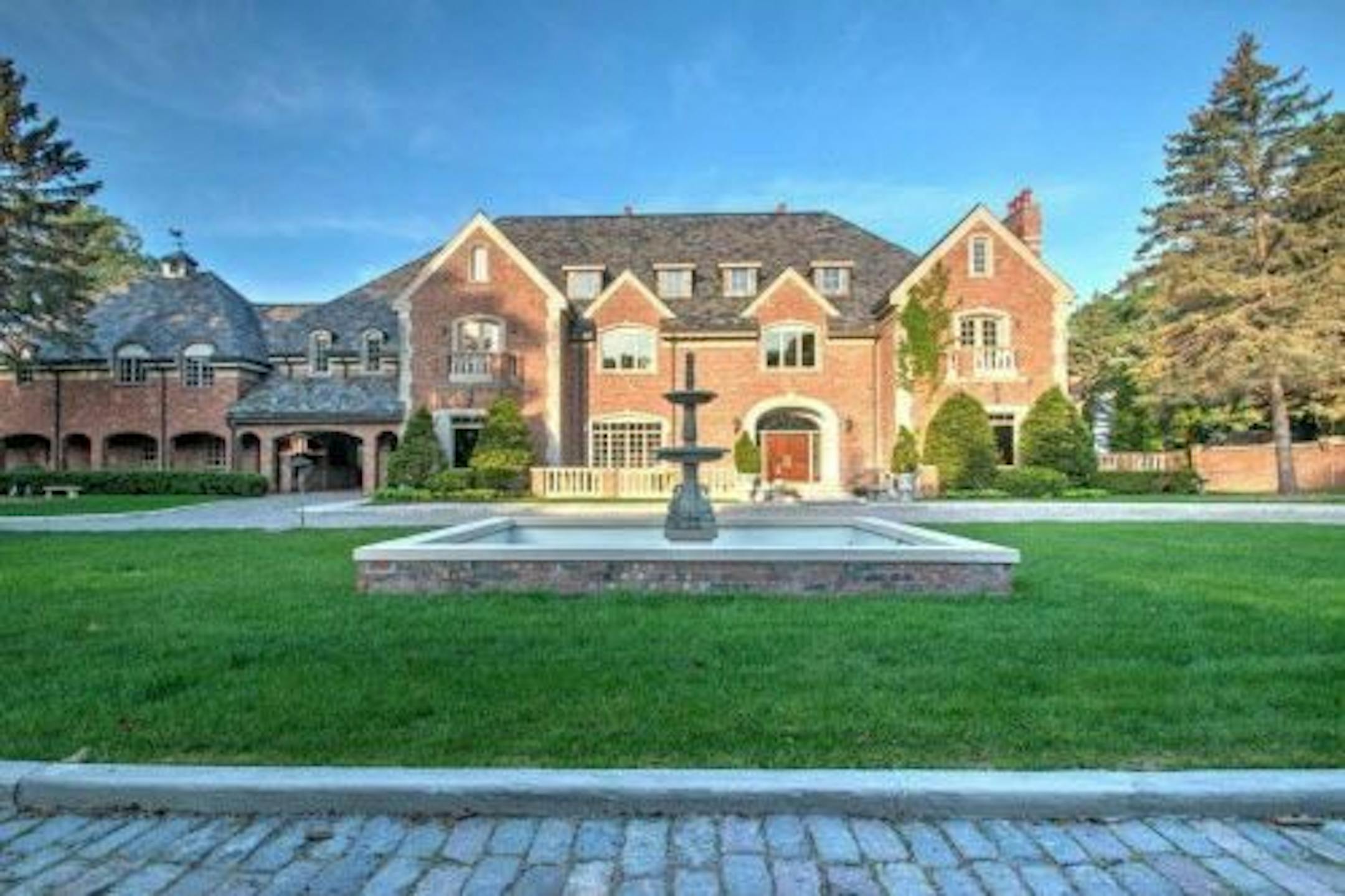 The 22,000-square-foot house, built in 1989, was inspired by an 18th-century English manor.