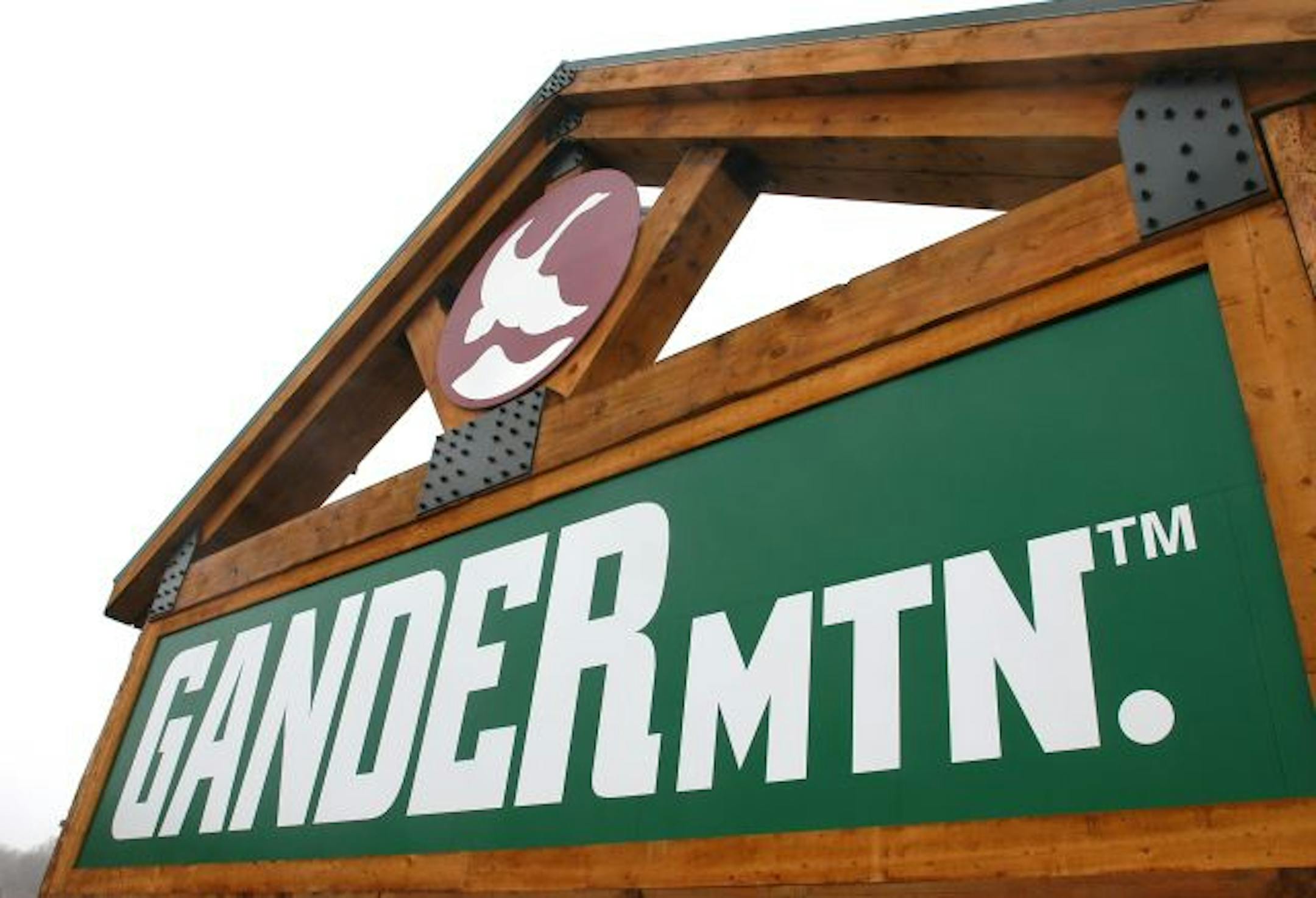 Glen Stubbe/Star Tribune Lakeville, MN, Monday, March 1, 2004 -- The Lakeville, Minn., Gander Mountain store.