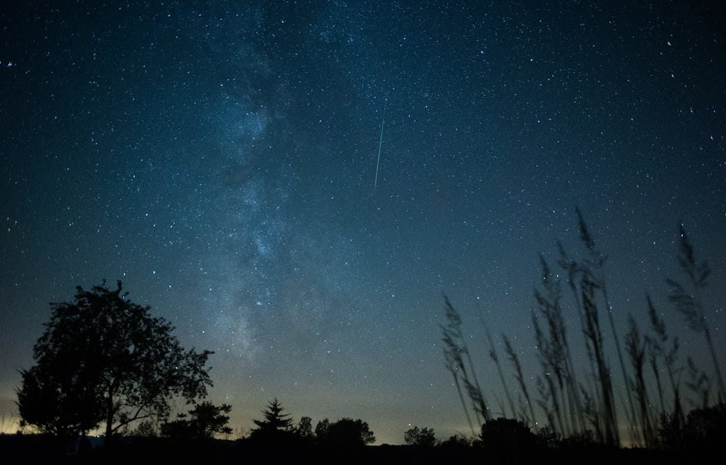 A few bright meteors burned across the Milky Way Galaxy early Wednesday morning above Frontenac State Park on August 12, 2015. ] Mark Vancleave - mark.vancleave@startribune.com * The Perseid meteor shower is expected to peak between Wednesday night and Thursday morning.