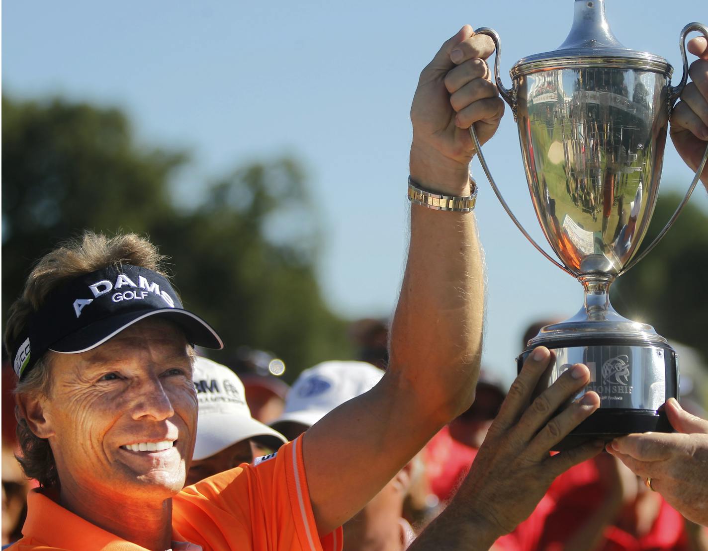 At the 3M Championship in Blaine, Bernhard Langer celebrates his victory on 18th.] rtsong-taatarii@startribune.com ORG XMIT: MIN2013032110340731