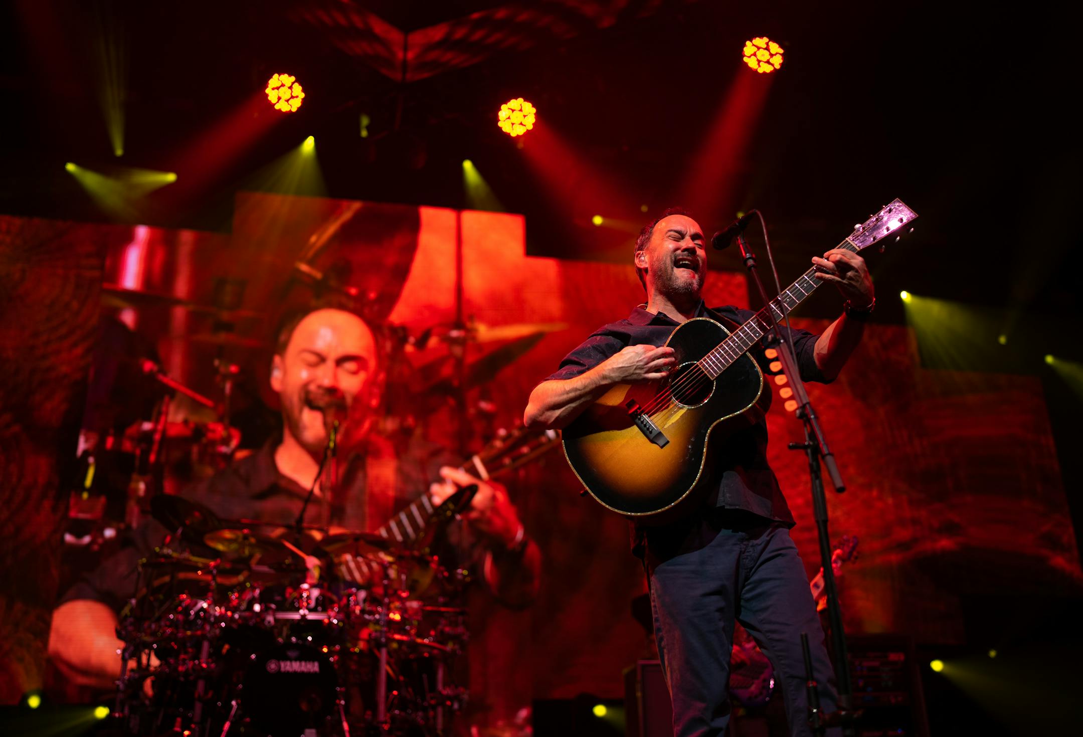 Dave Matthews performing with his band.