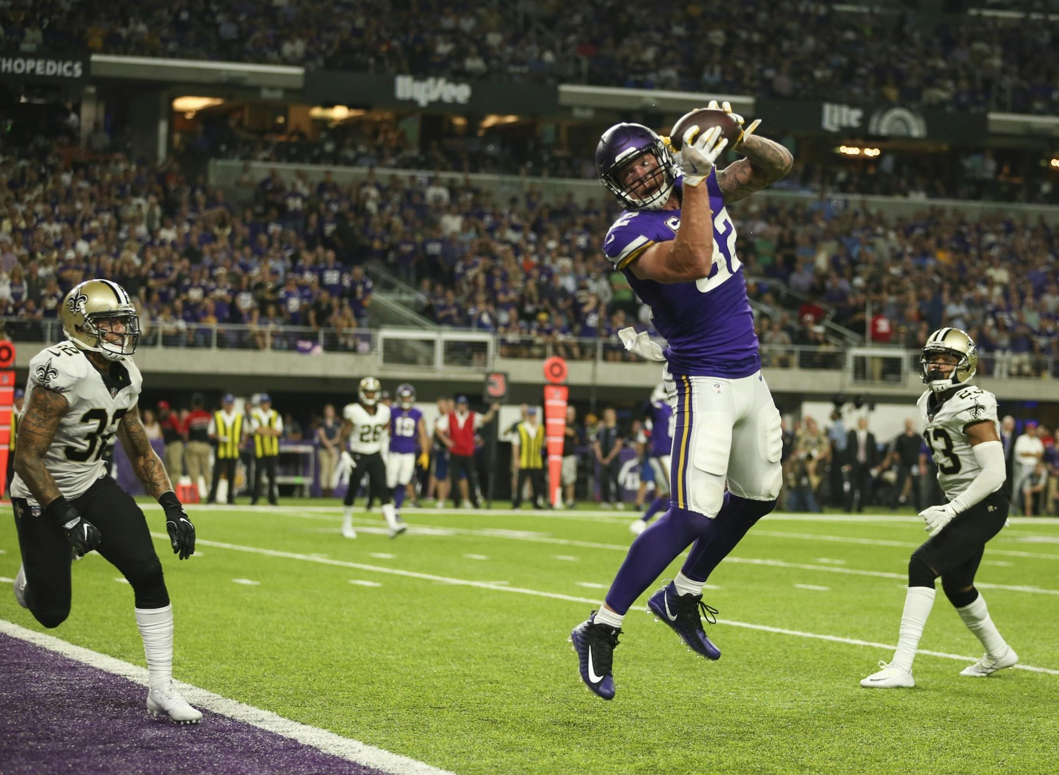 Minnesota Vikings tight end Kyle Rudolph (82) caught a 15 yard touchdown pass from Sam Bradford in the fourth quarter.