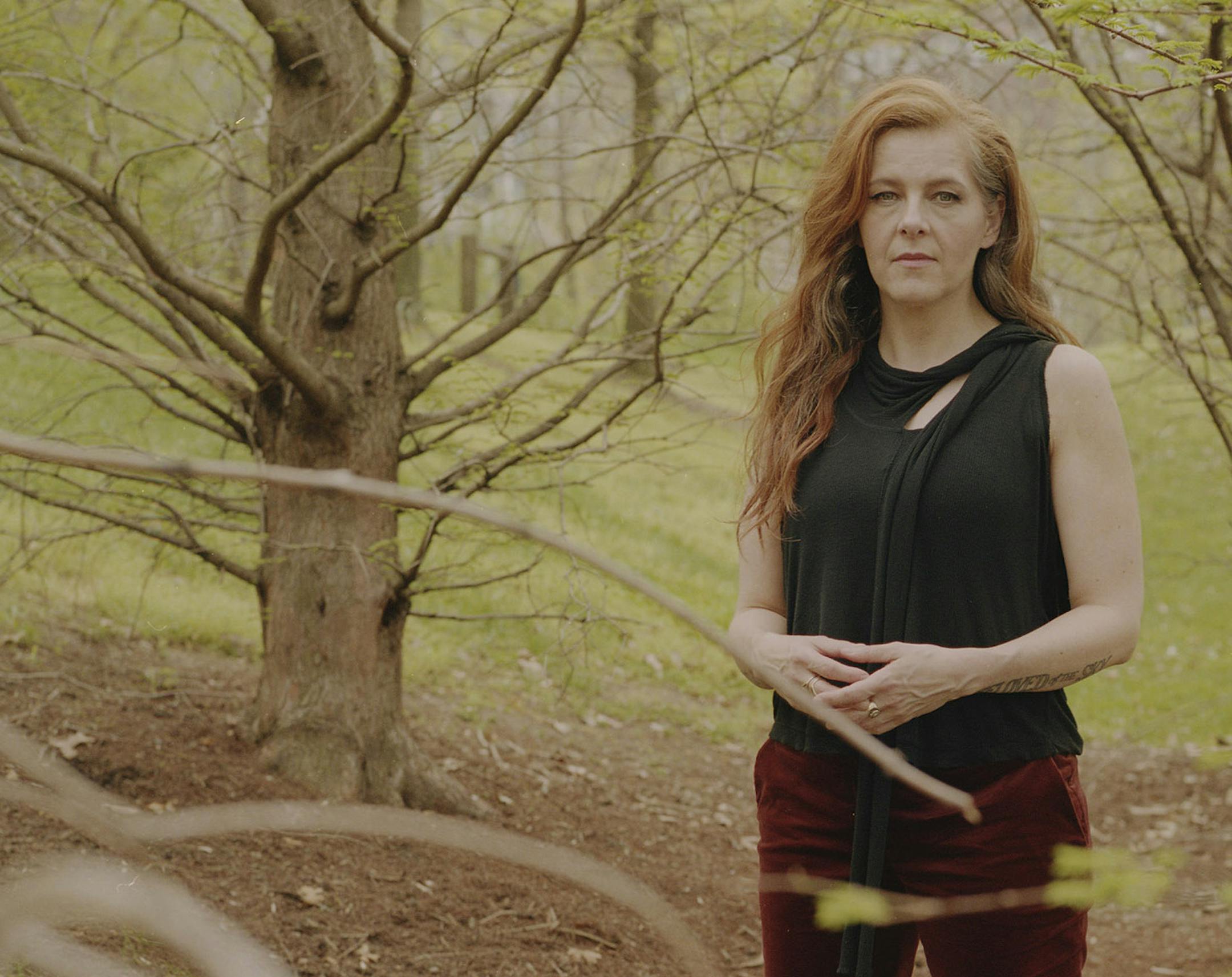 Neko Case, whose new album ìHell-Onî is due out on June 1, in Brooklyn, May 11, 2018. Case has only in recent years label labeled the anger that animates much of her music ó or herself ó as feminist. ìItís just not something I was comfortable calling myself because I didnít fully understand it,î she said. ìIím 47 now, and it took me a while, but I get it. I get it.î (Heather Sten/The New York Times) ORG XMIT: XNYT146