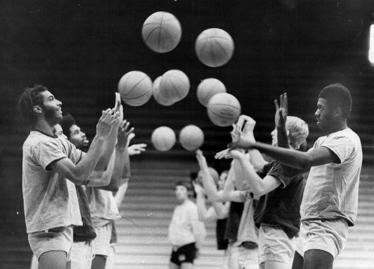 Gophers basketball team under the coaching days of Bill Musselman, used a Globe trotter warm up drill.