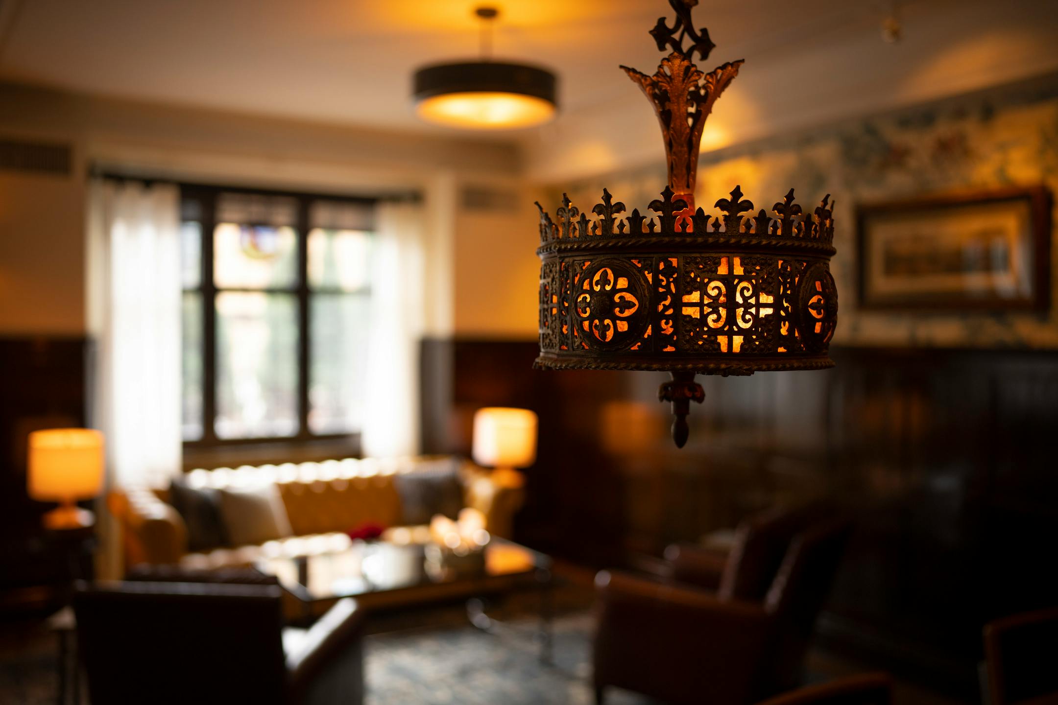Vintage light fixtures in a seating area in Charlie's at the Minneapolis Club.