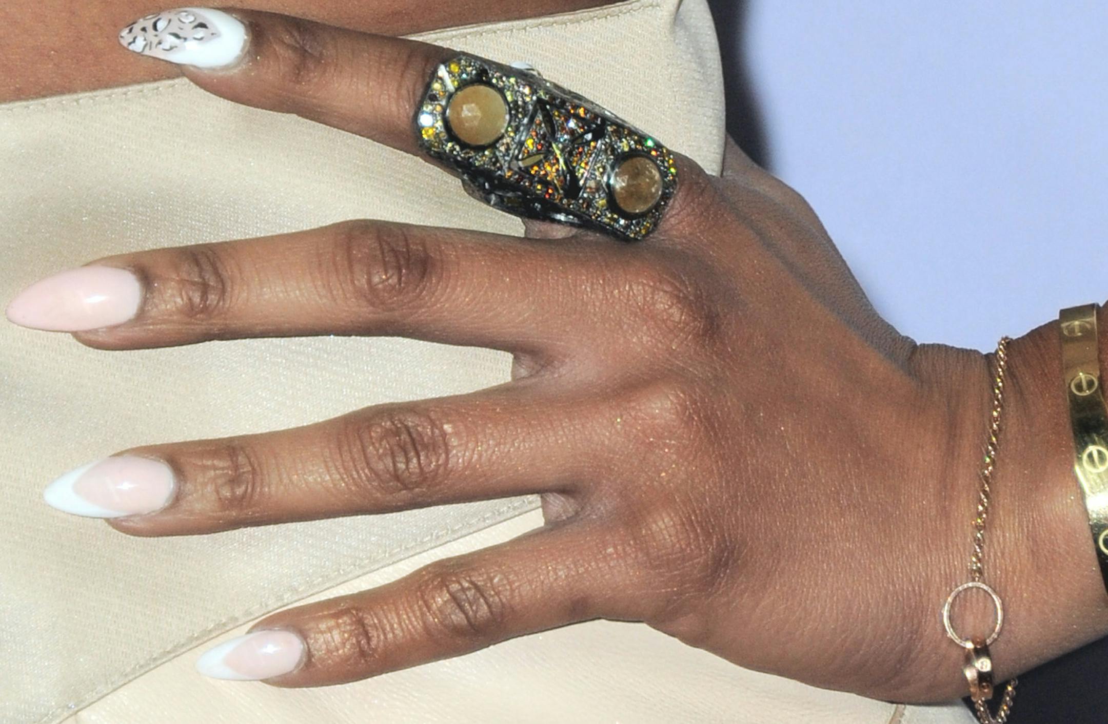 Brandy arrives at VH1 Divas on Sunday, Dec. 16, 2012, at the Shrine Auditorium in Los Angeles. (Photo by Jordan Strauss/Invision/AP) ORG XMIT: INVW