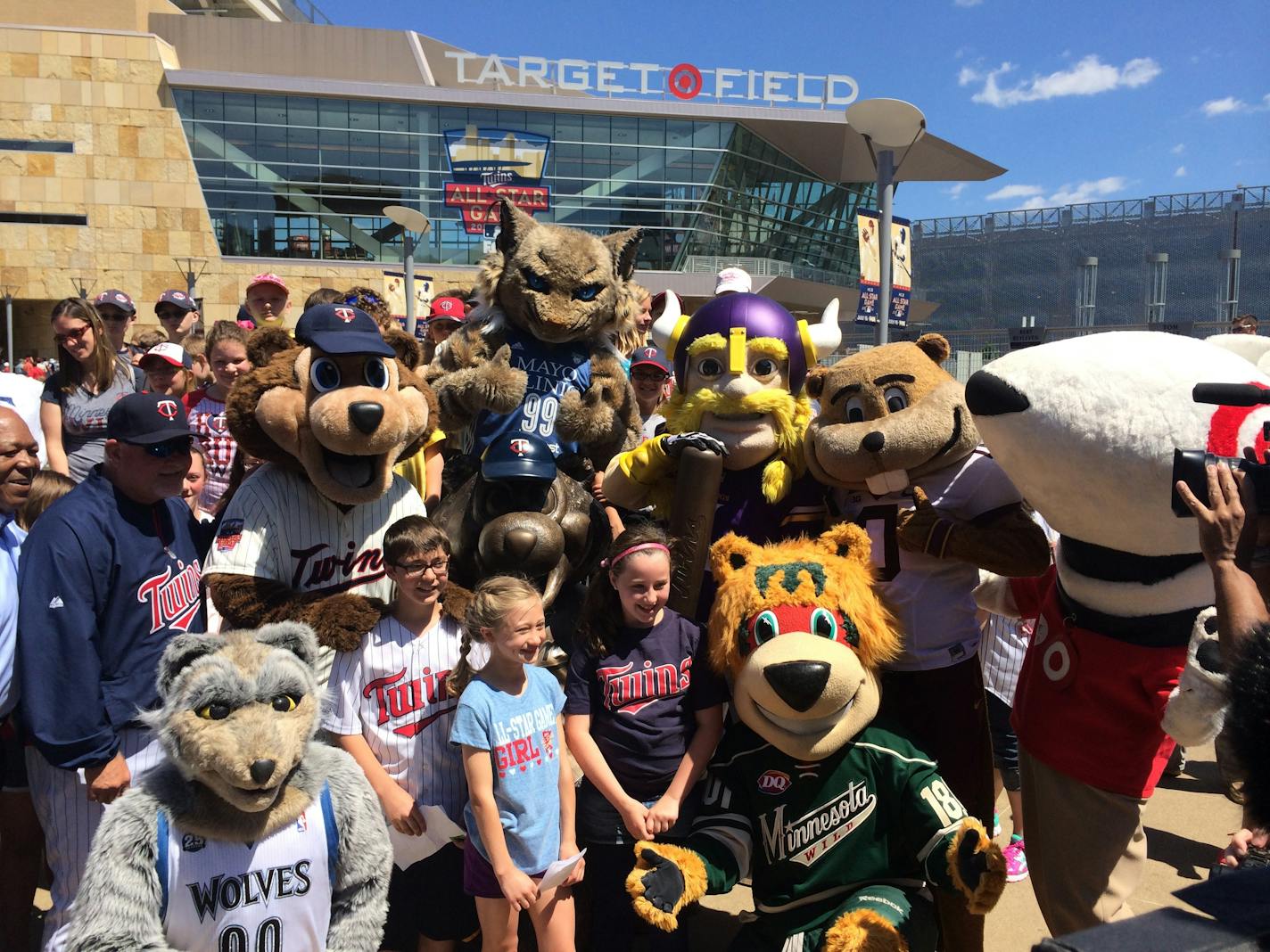 Manager Ron Gardenhire and a slew of Twin Cities sports mascots joined T.C. for the unveiling of a bronze statue Sunday in the always-cheerful bear's likeness outside Target Field.