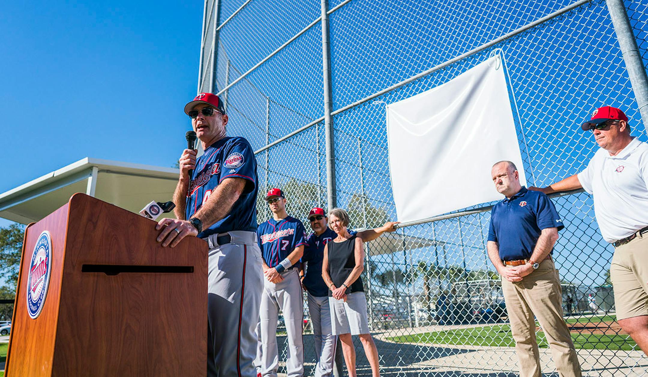 Twins manager Paul Molitor (4) spoke at a brief ceremony commemorating a practice field to former Twins coach Rick Stelmaszek.