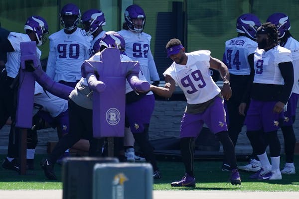 Minnesota Vikings defensive end Danielle Hunter (99) took a limited part in drills during the first day of mandatory minicamp Tuesday in Eagan. ] ANTH