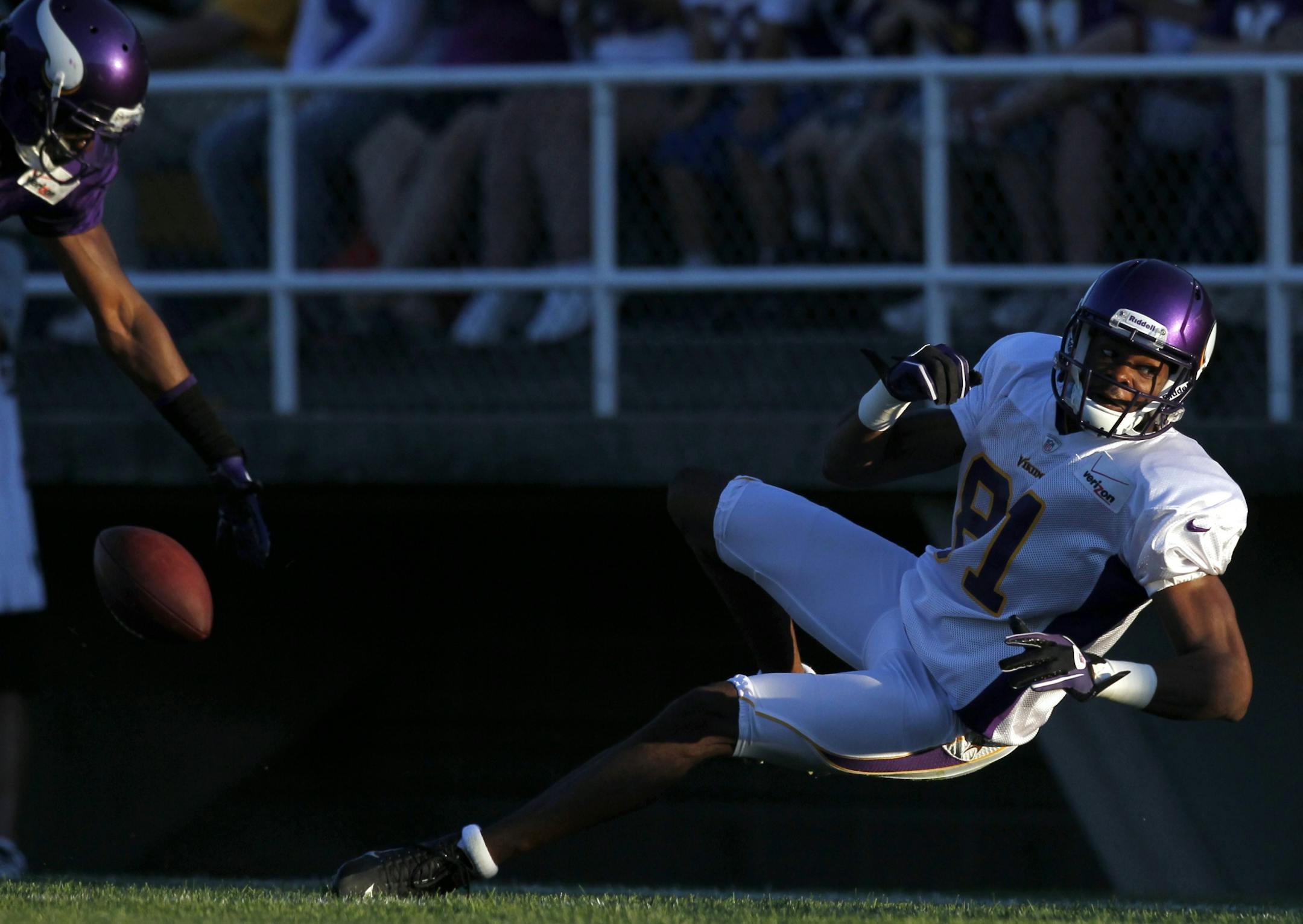 Minnesota Vikings receiver Jerome Simpson (81)