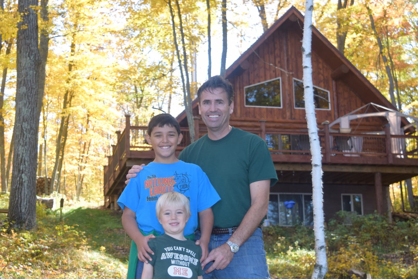 Jeffry Sandberg with sons Jude (front) and Nico.