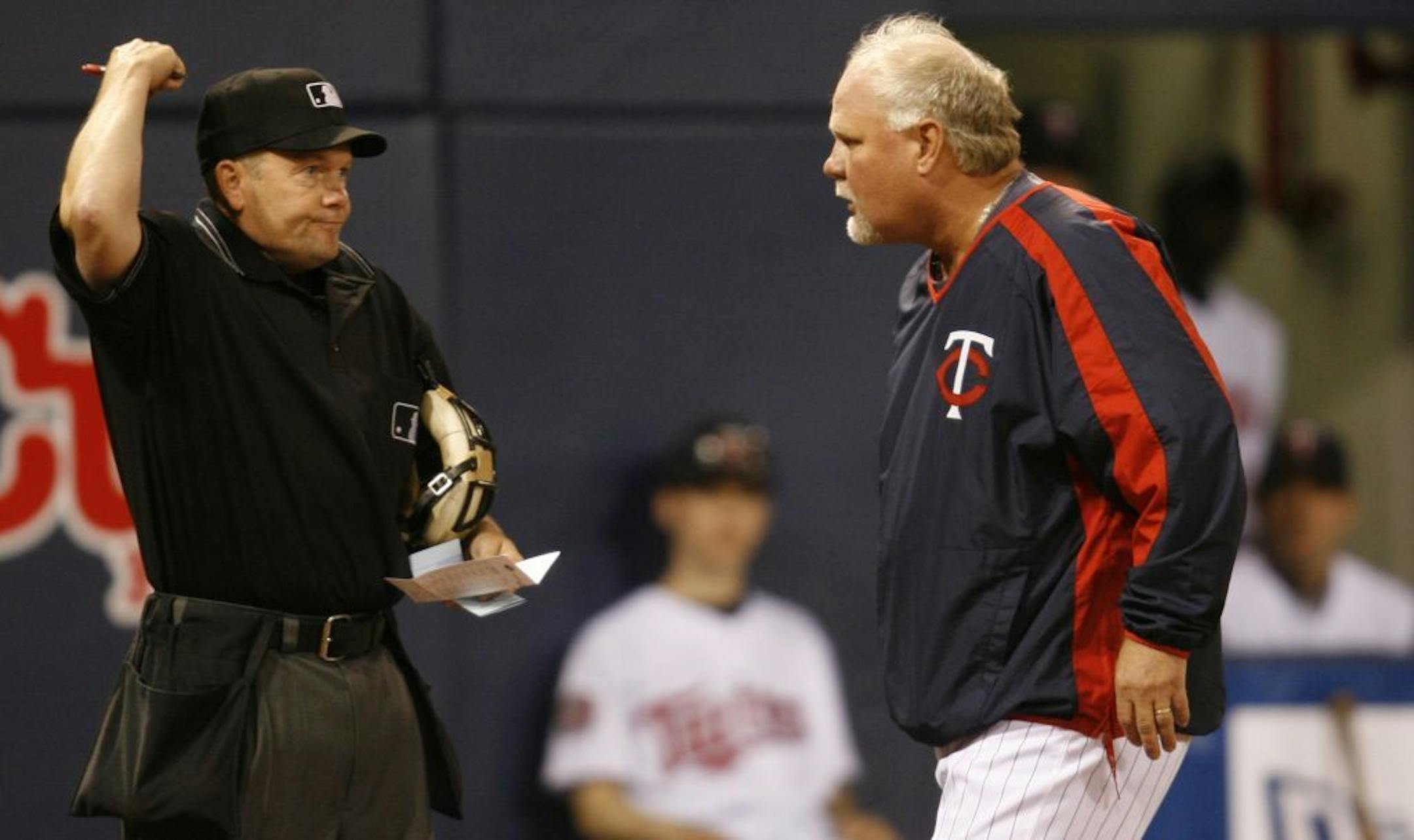 JERRY HOLT �jgholt@startribune.com 4/18/2006 Twins vs L.A. Angles of Anaheim------#102229---- Twins manager Ron Gardenhire goes head to head with home plate umpire Jerry Meals after taking out starting pitcher Carlos Silva in the ninth inning and gets the boot for it, Gardenhire was frustrated with what he thought was inconsistent balls and strikes call.