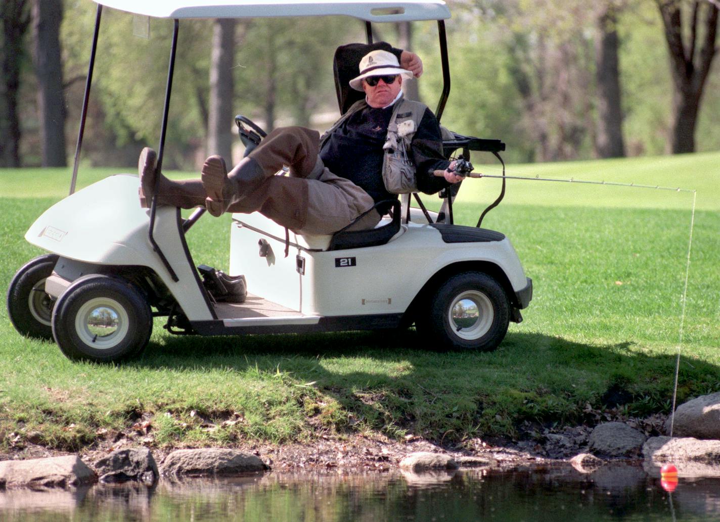 In this file photo from 1988, Dark Star fished the front nine at Interlachen: "Can I fish? I'm the greatest," he said. "And, if I'm not, I can learn." The photo accompanied a story writen by Star Tribune columnist and longtime friend Patrick Reusse.