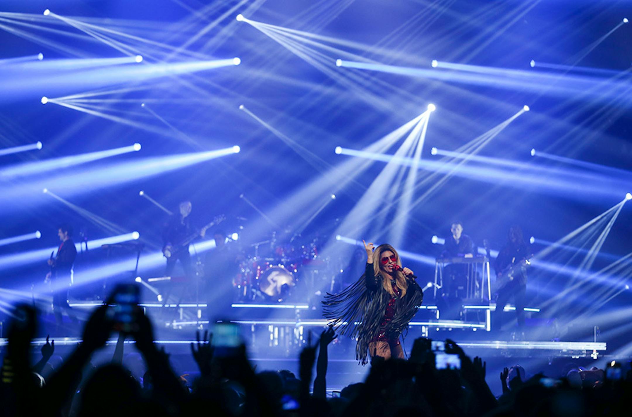 Shania Twain early in her show at Target Center Tuesday night. ] JEFF WHEELER ï jeff.wheeler@startribune.com Country superstar Shania Twain, after a long hiatus from the road, brought her Rock This Country Tour to Target Center in Minneapolis Tuesday night, July 28, 2015.