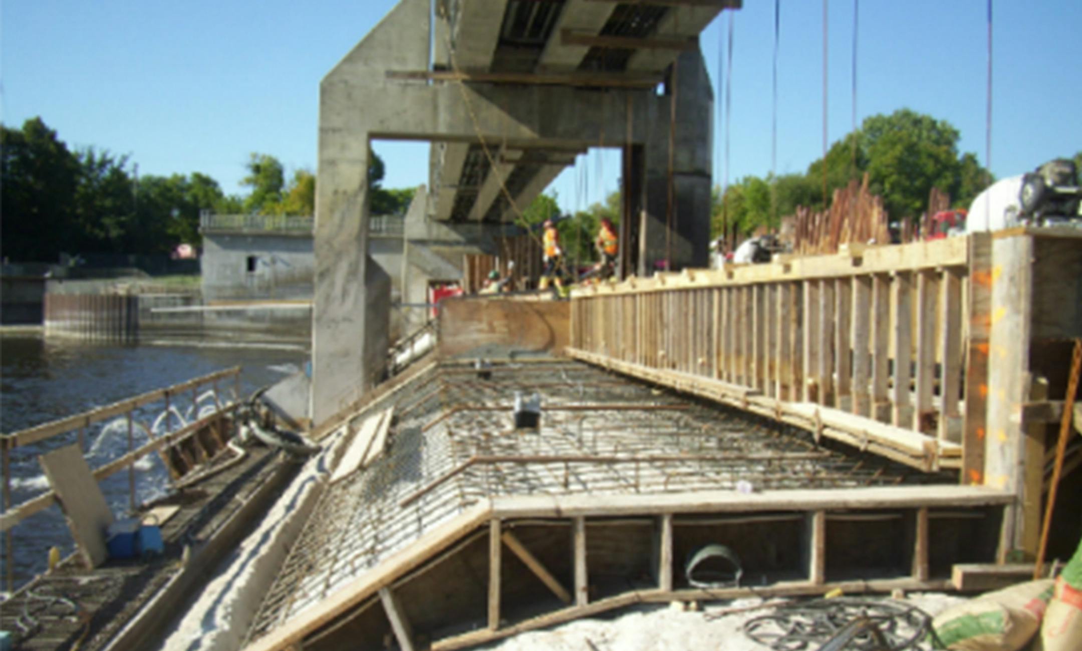 Coon Rapids dam, Bay 8 formwork & rebar - September 16, 2014 coonrapidsdam.net